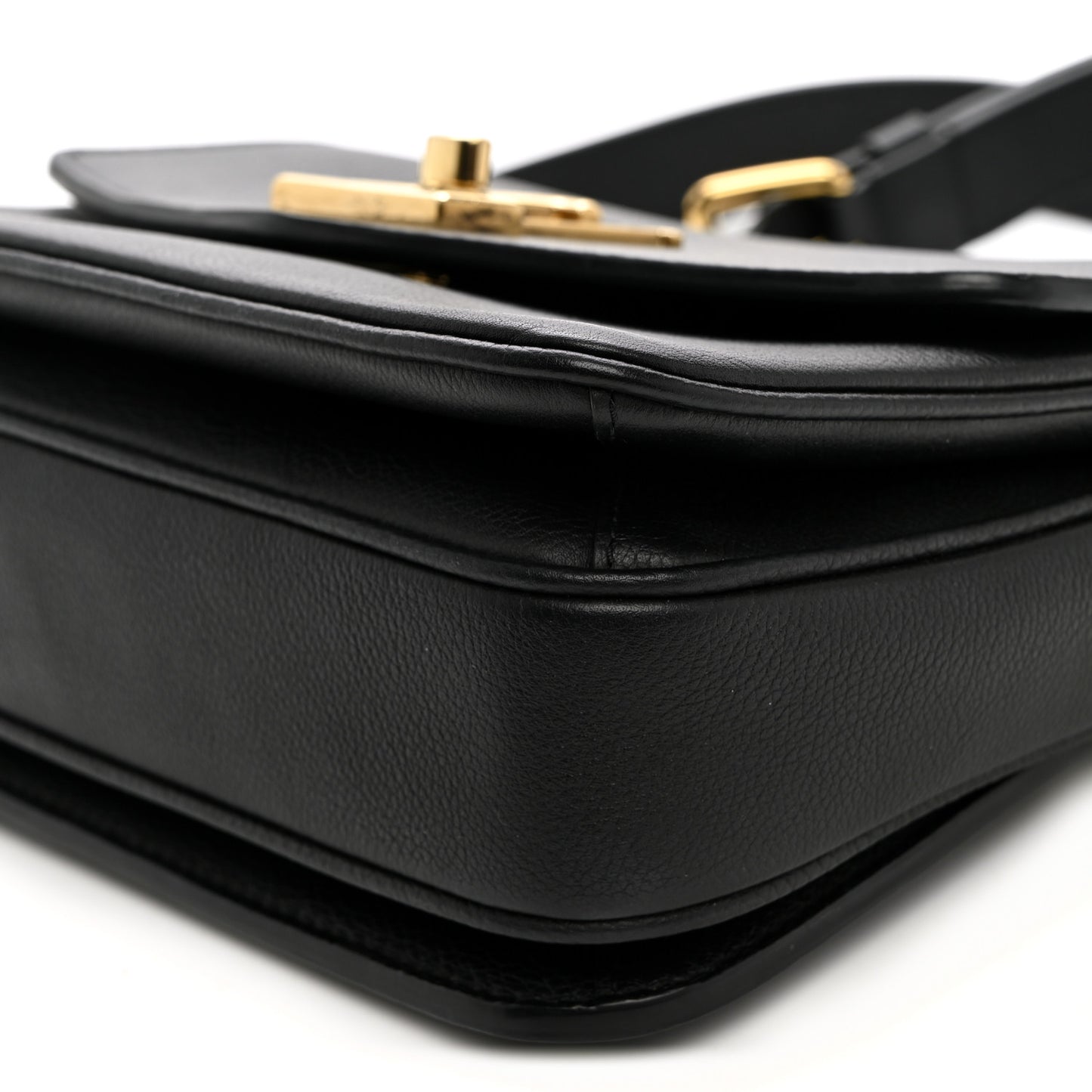 Grained Calfskin Lockme Oxford Black