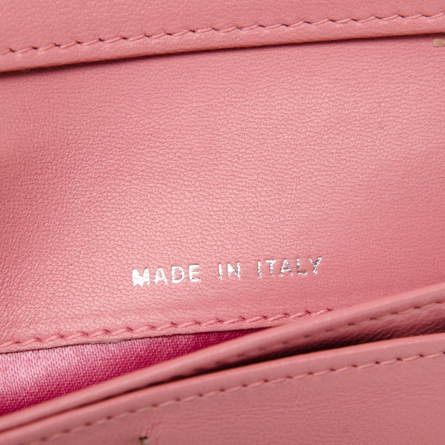 Lambskin Camellia Embossed L-Zip Pocket Wallet Pink
