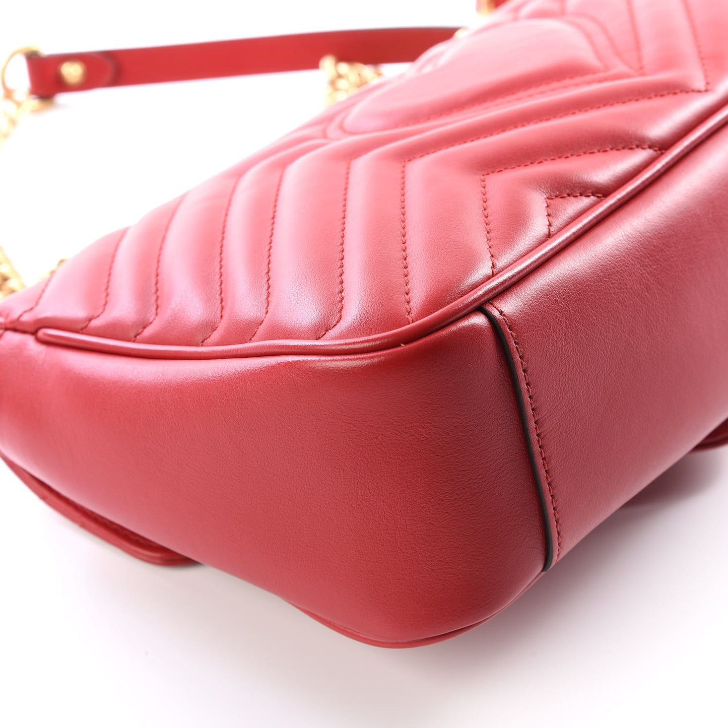 Calfskin Matelasse Small GG Marmont Shoulder Bag Hibiscus Red