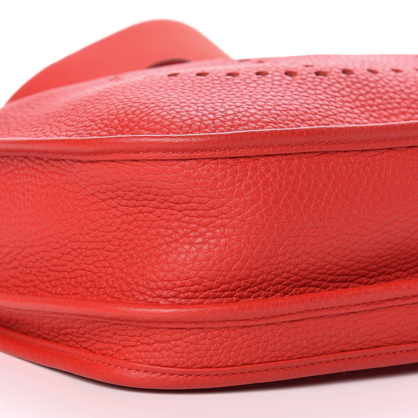 Taurillon Clemence Evelyne III PM Rouge De Coeur