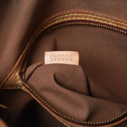 Louis Vuitton Monogram Batignolles Vertical 7 of 16