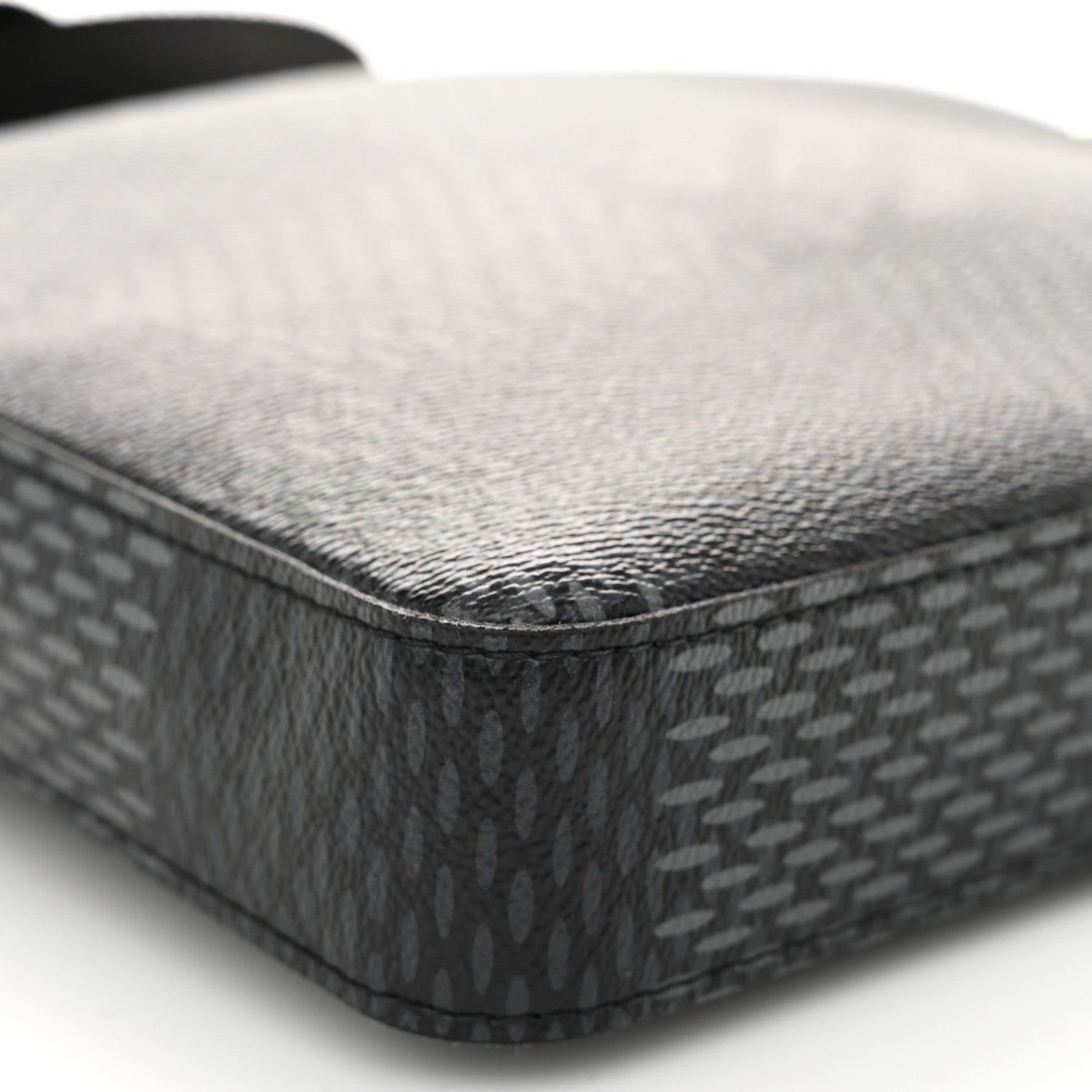 Louis Vuitton Damier Graphite 3D Trio Messenger 10 of 12