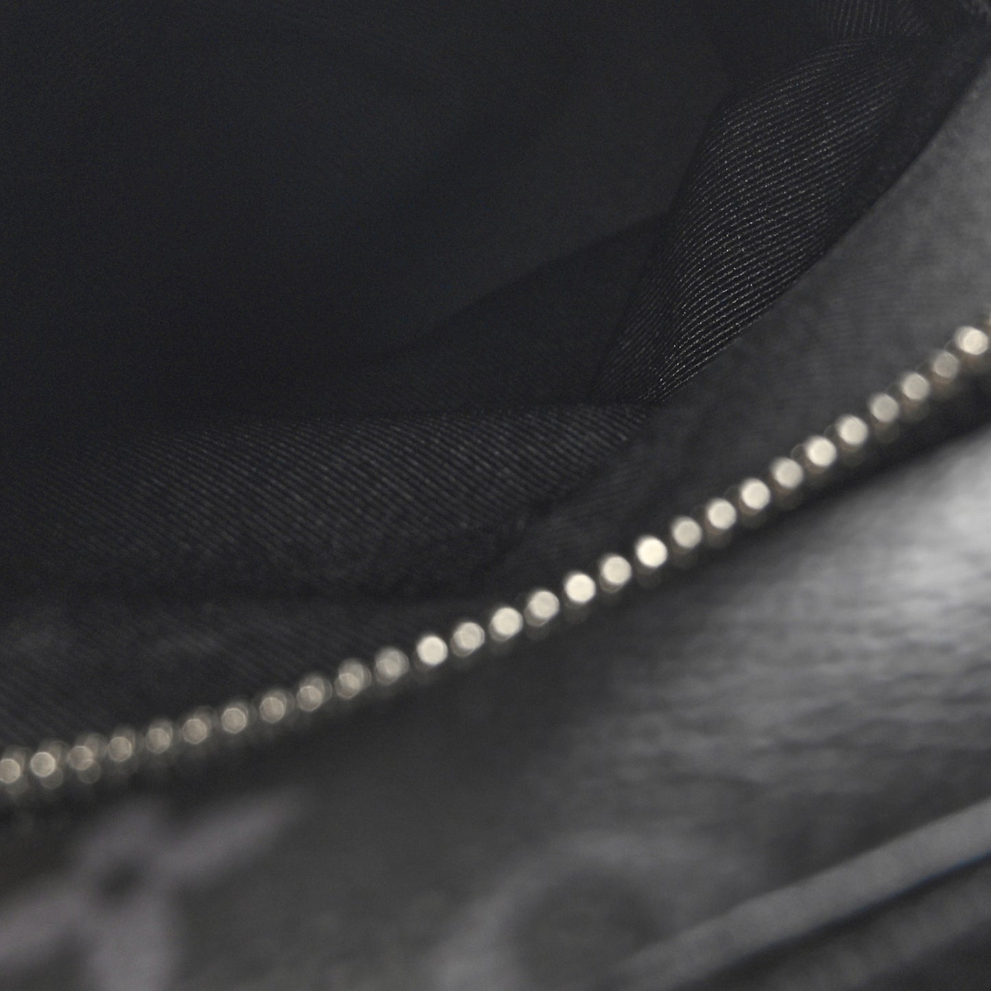 Monogram Eclipse Avenue Slingbag PM