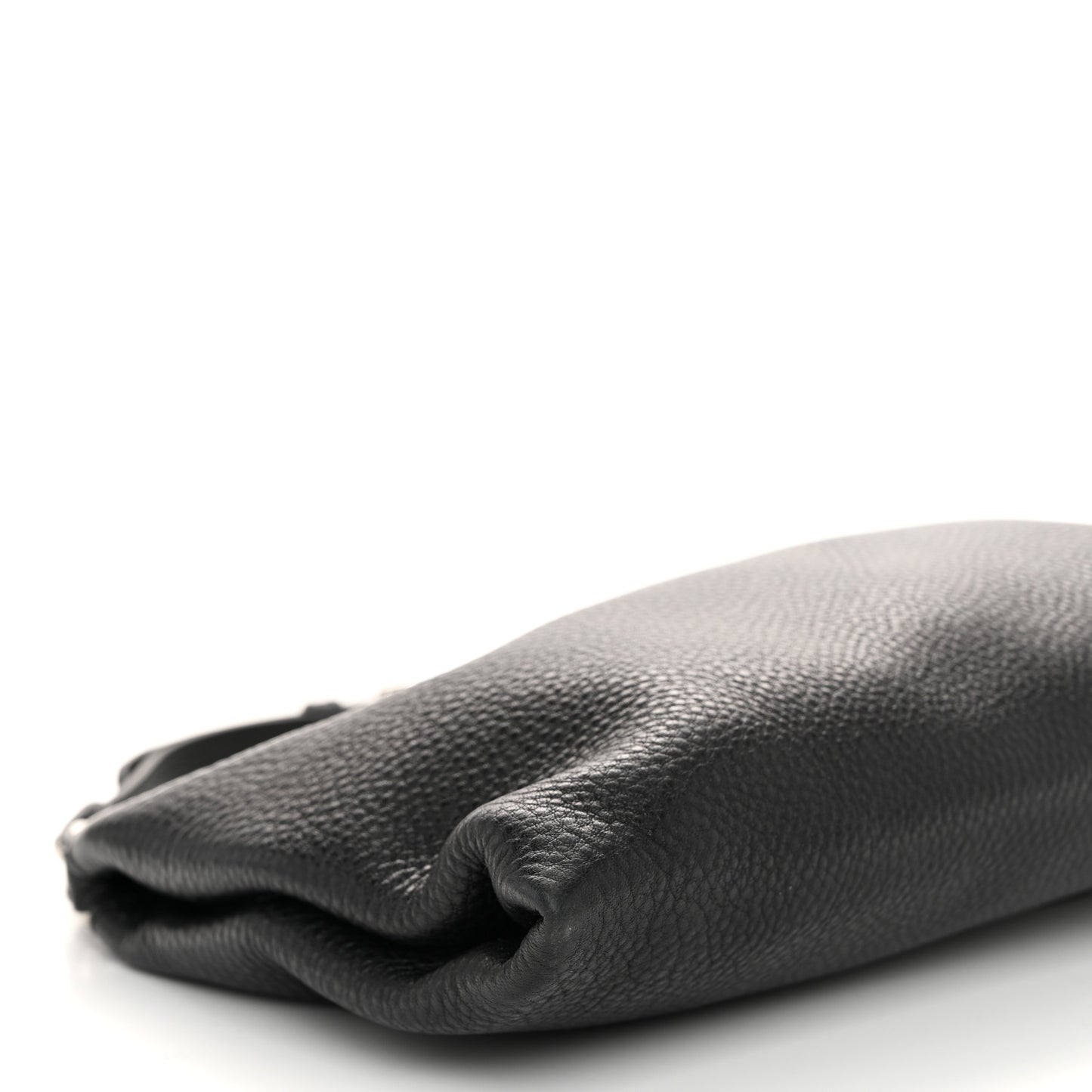 Vitello Daino Soft Zippered Shoulder Bag Black