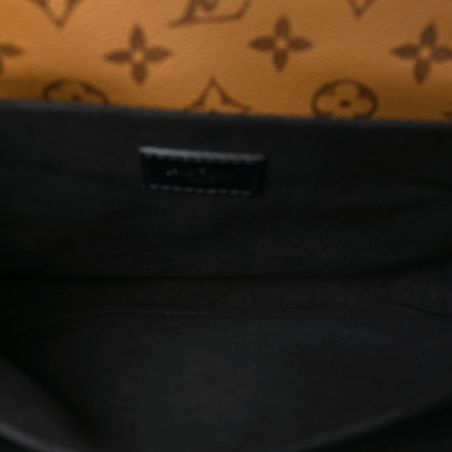 Reverse Monogram Pochette Metis