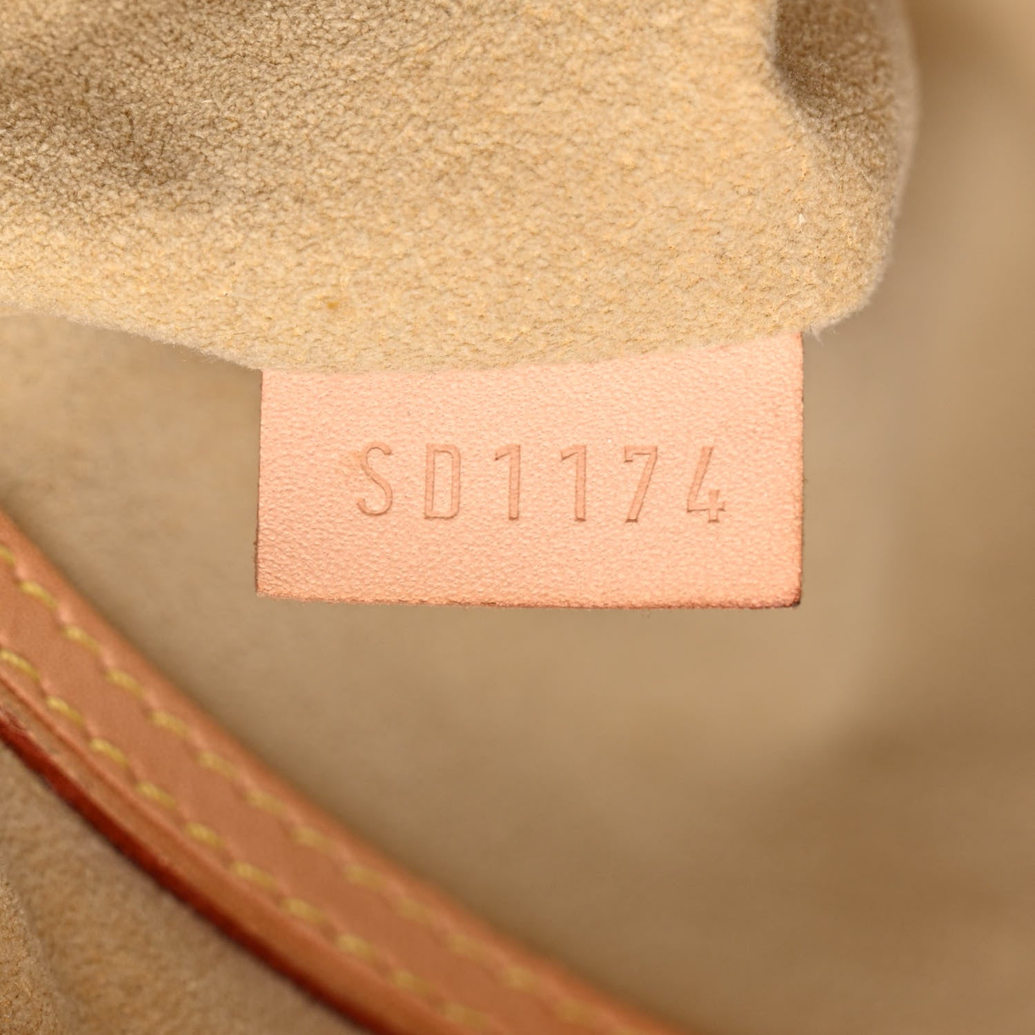 Louis Vuitton Monogram Retiro PM 8 of 19
