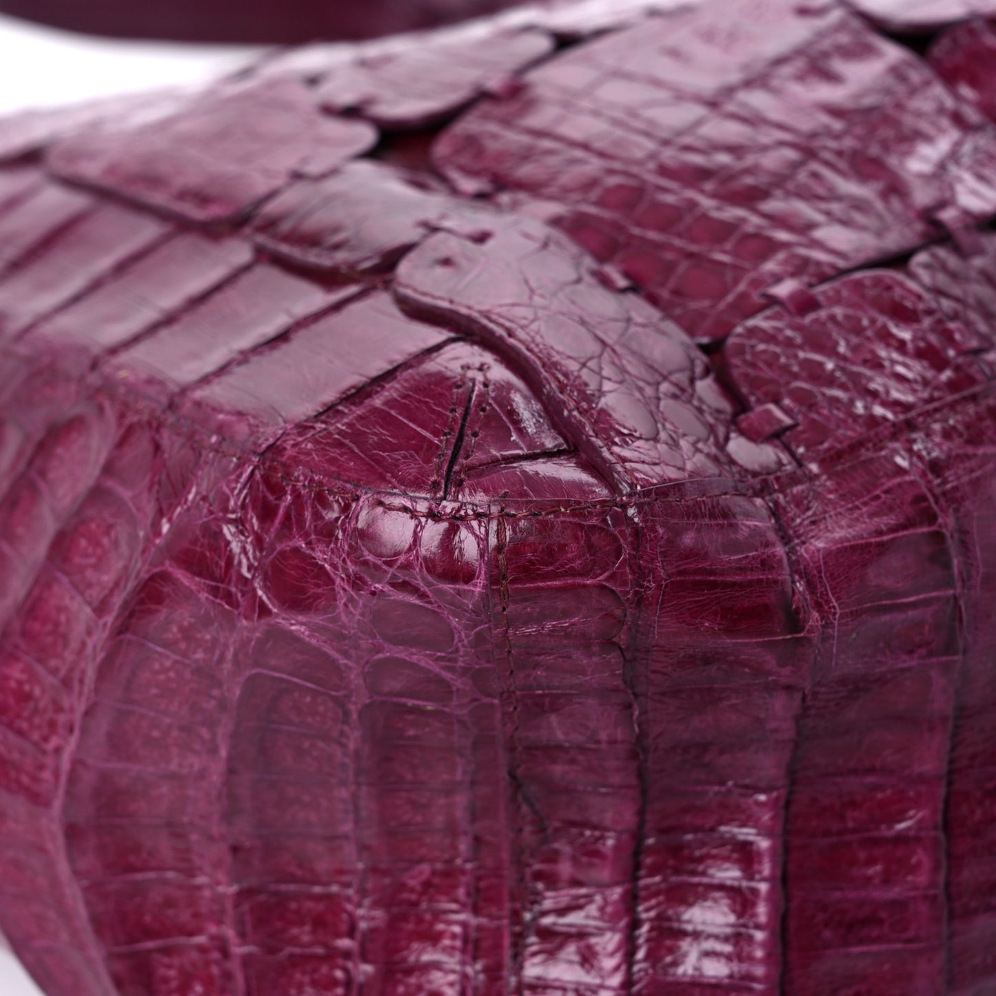 Crocodile Leaf Tote Puprle