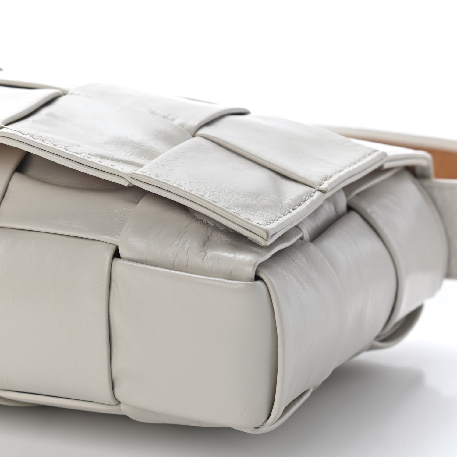 Bottega Veneta Lambskin Maxi Intrecciato Shoulder Bag Bag White 8 of 8