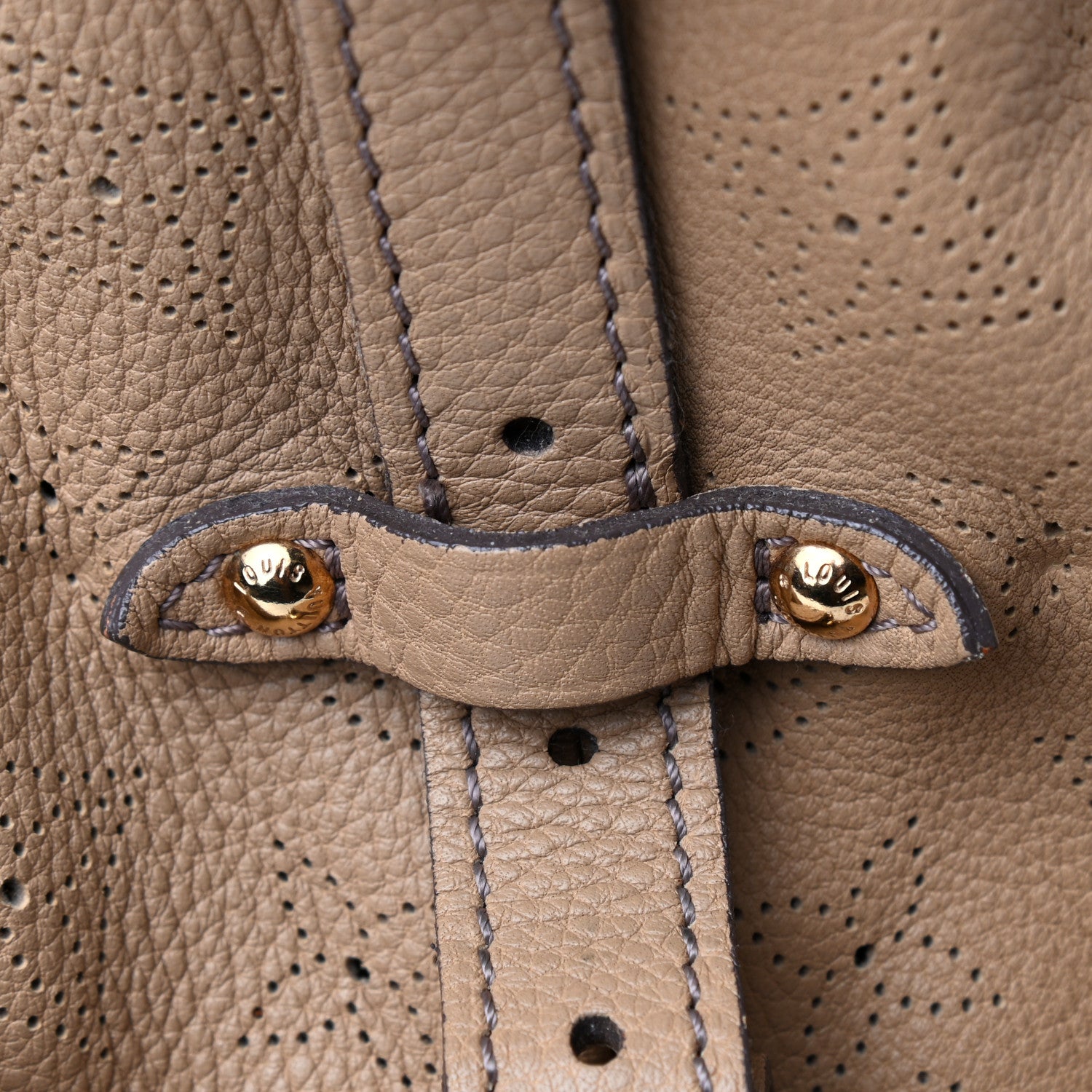 Louis Vuitton Mahina L Biscuit 19 of 20