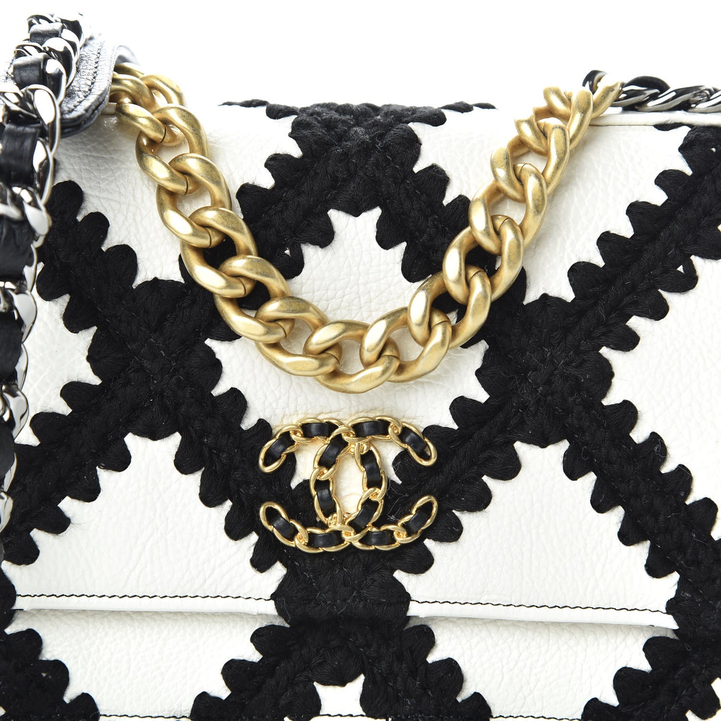 Calfskin Crochet 19 Wallet On Chain WOC White Black