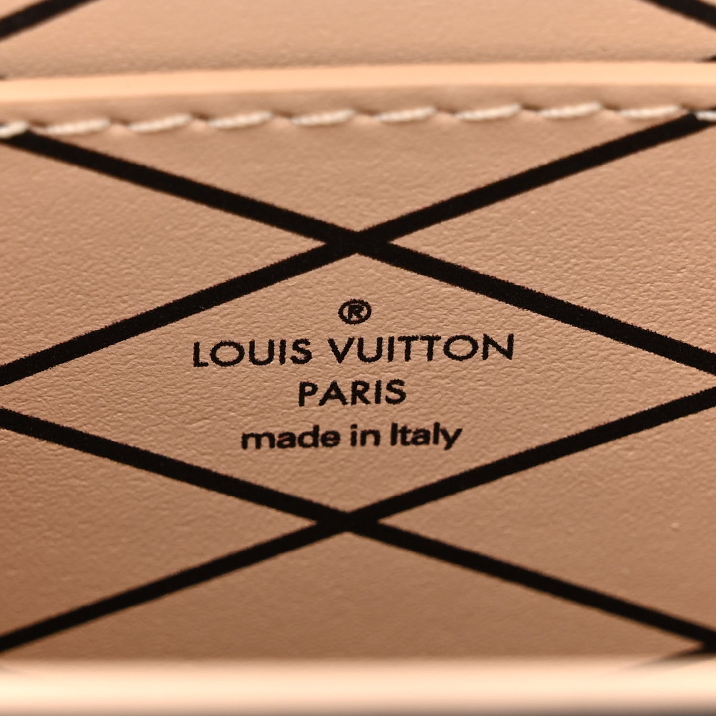 Monogram Pochette Trunk Verticale Black