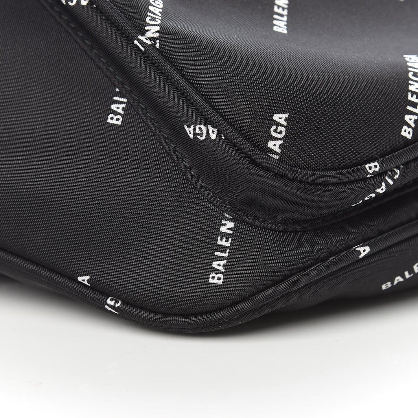 Twill Nylon Allover Logo Explorer Beltpack Black White