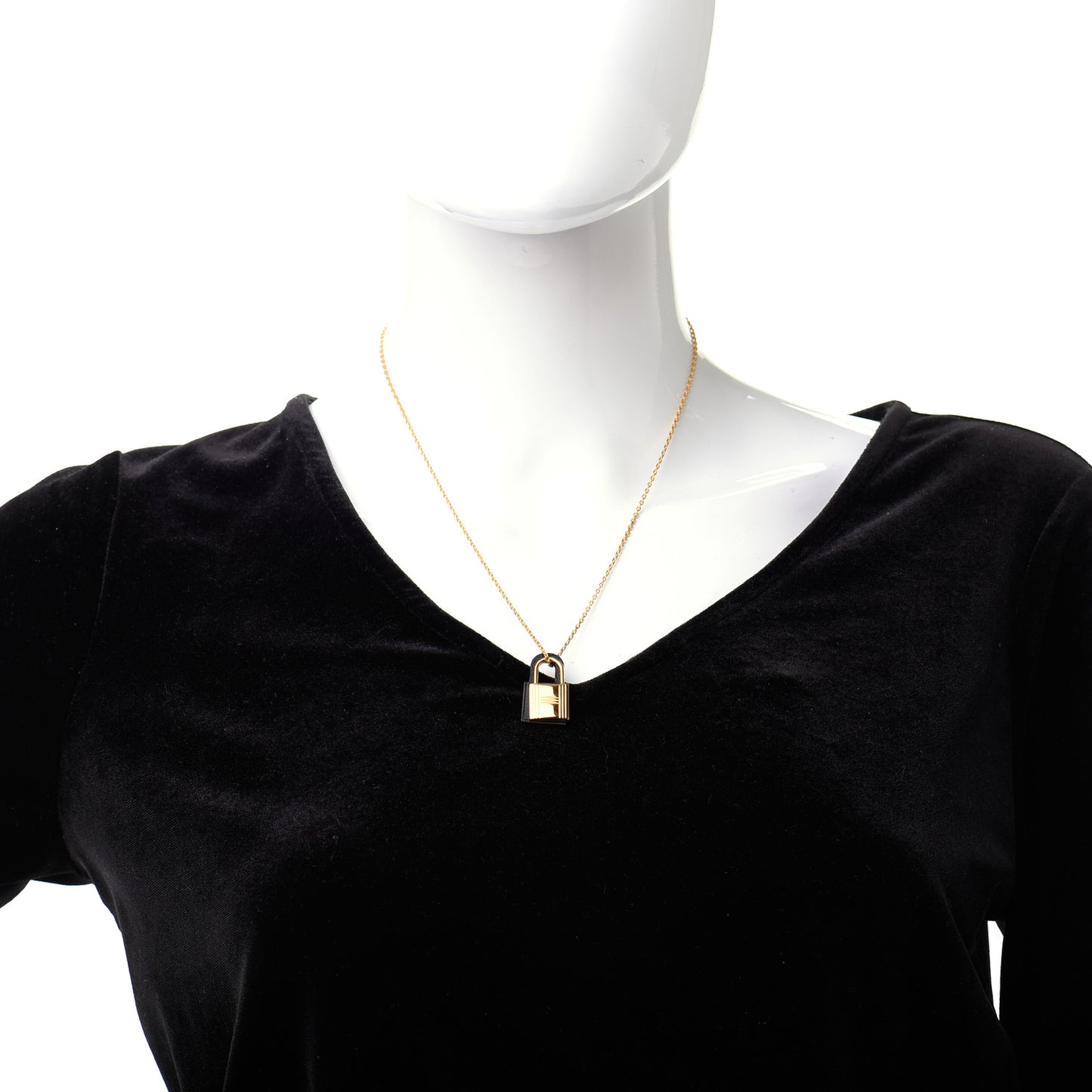 Swift Small O'Kelly Pendant Necklace Black