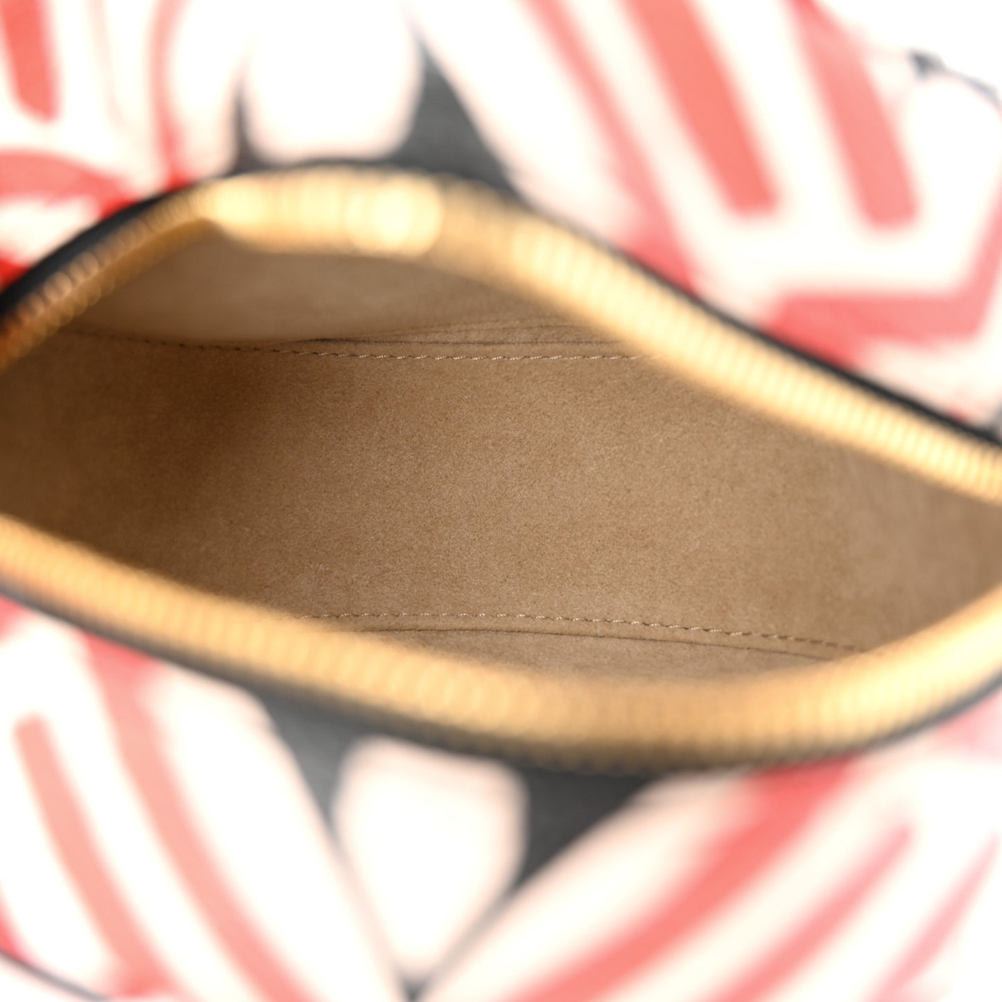 Monogram Giant Crafty Boite Chapeau Souple PM Creme Rouge Black