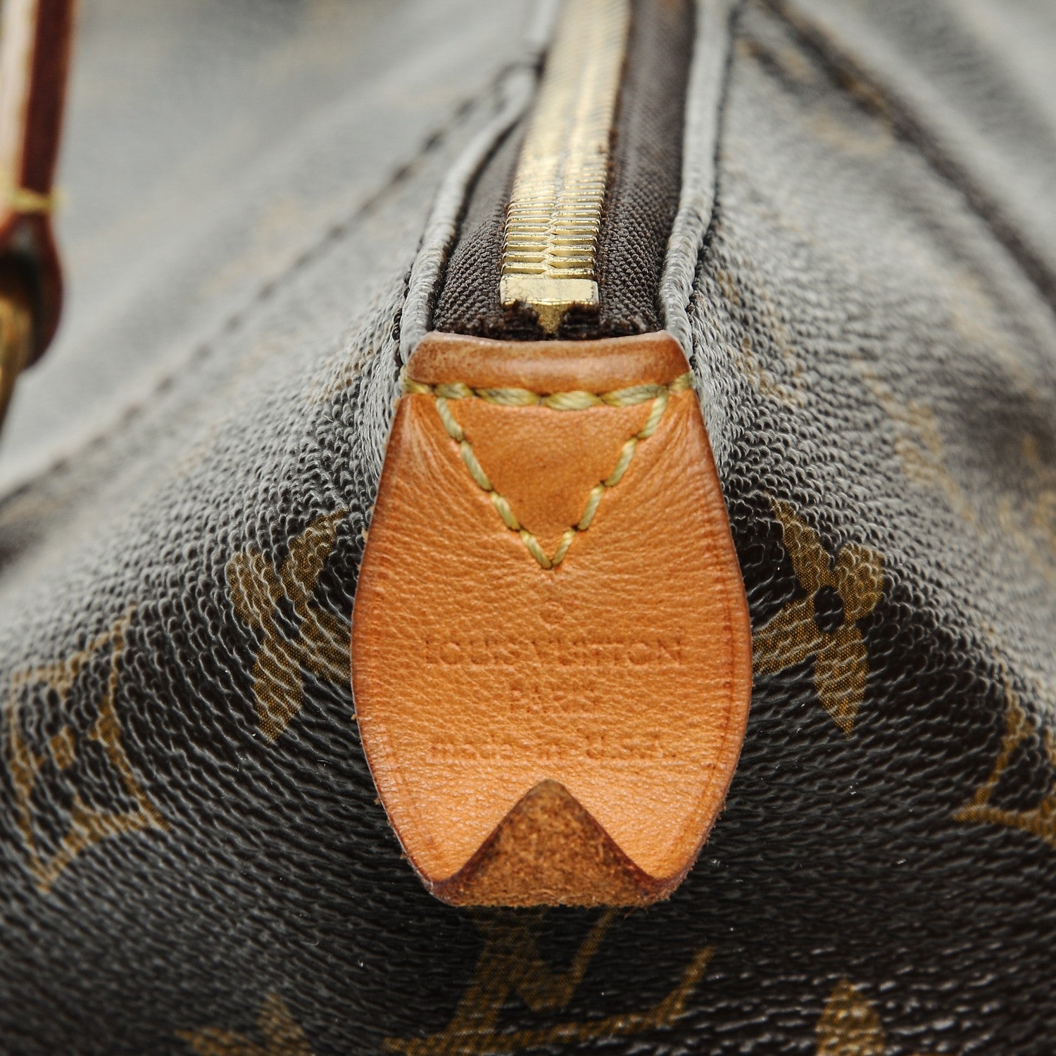 Louis Vuitton Monogram Totally MM 6 of 9