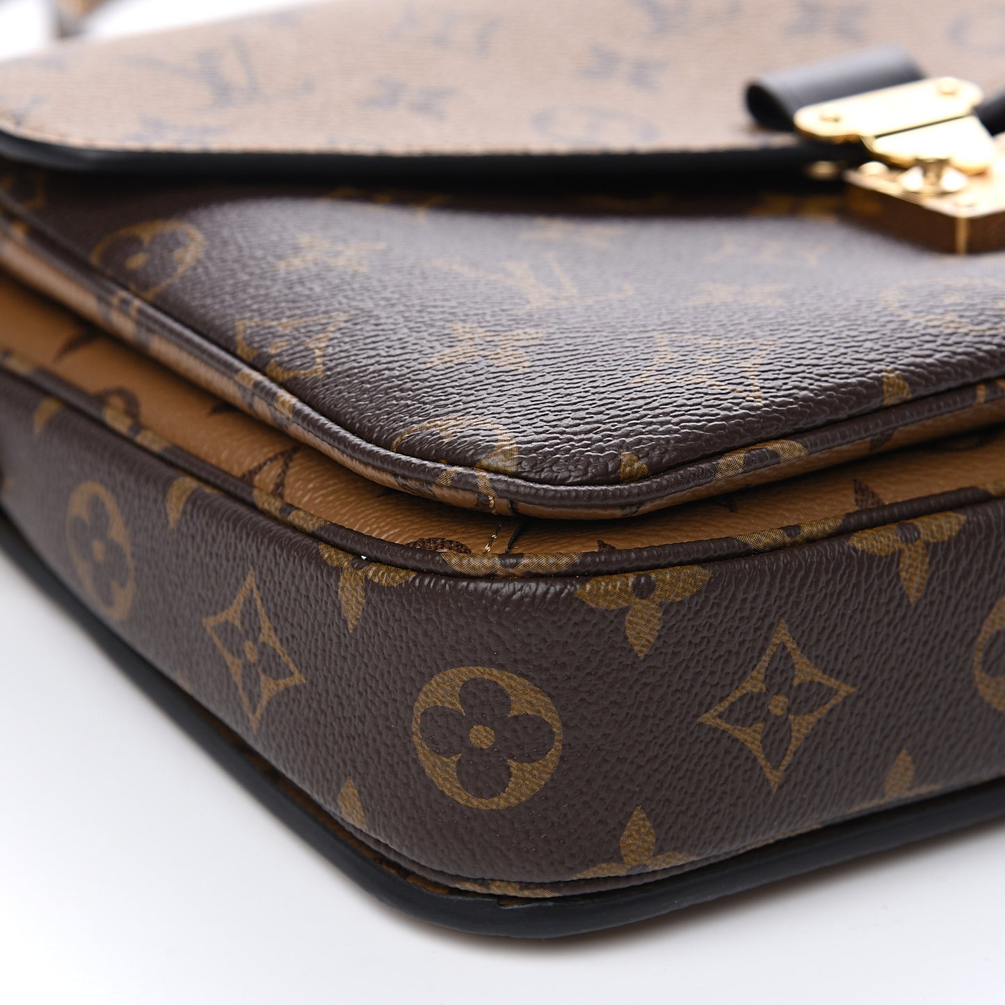 Reverse Monogram Pochette Metis