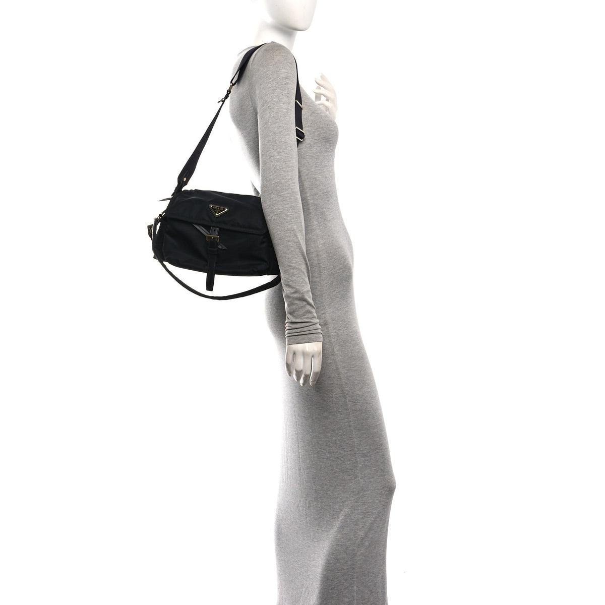 Re-Nylon Medium Explore Shoulder Bag Black