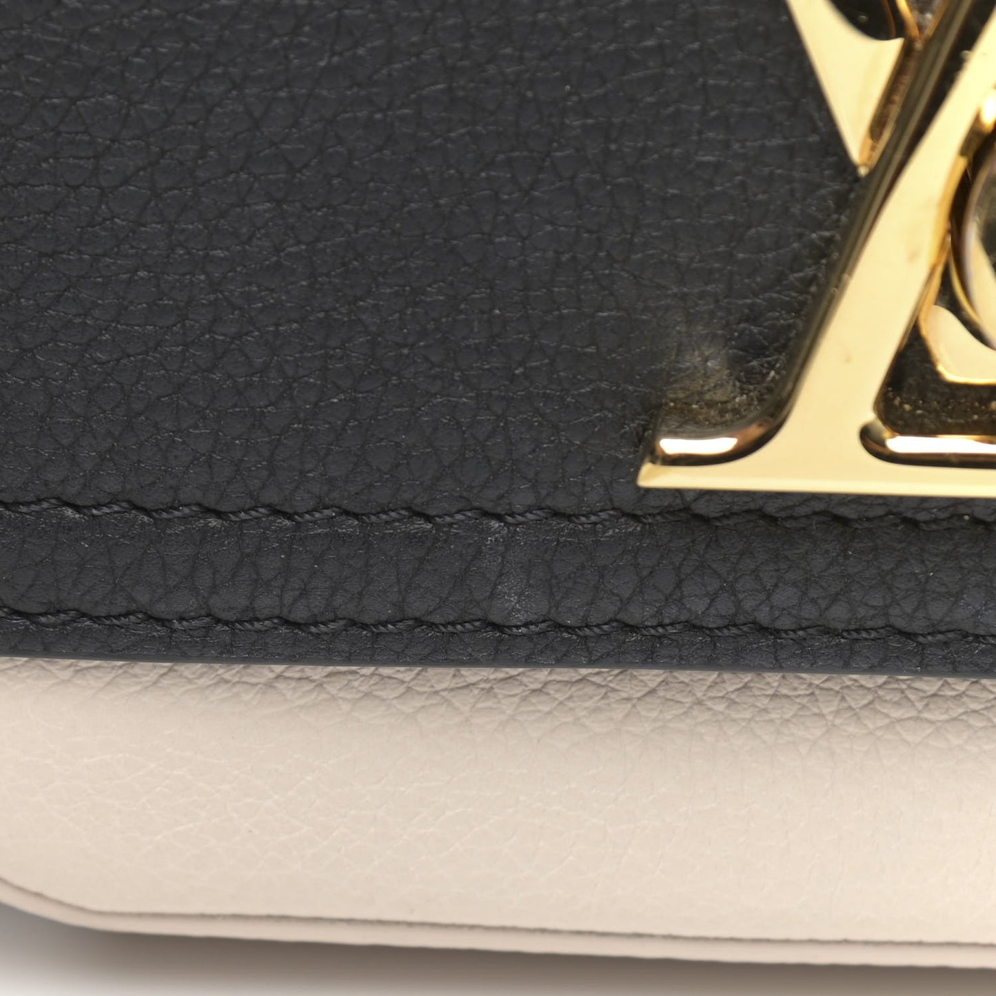 Grained Calfskin Lockme Tender Black