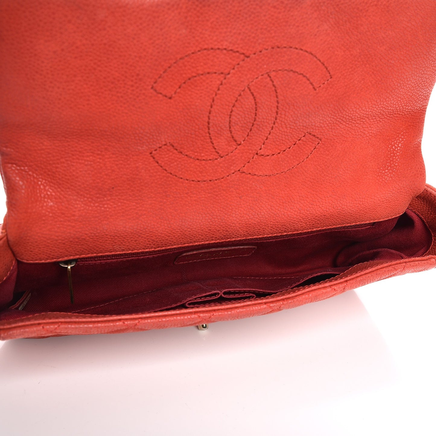 Iridescent Caviar Quilted Medium Chic Quilt Flap Red