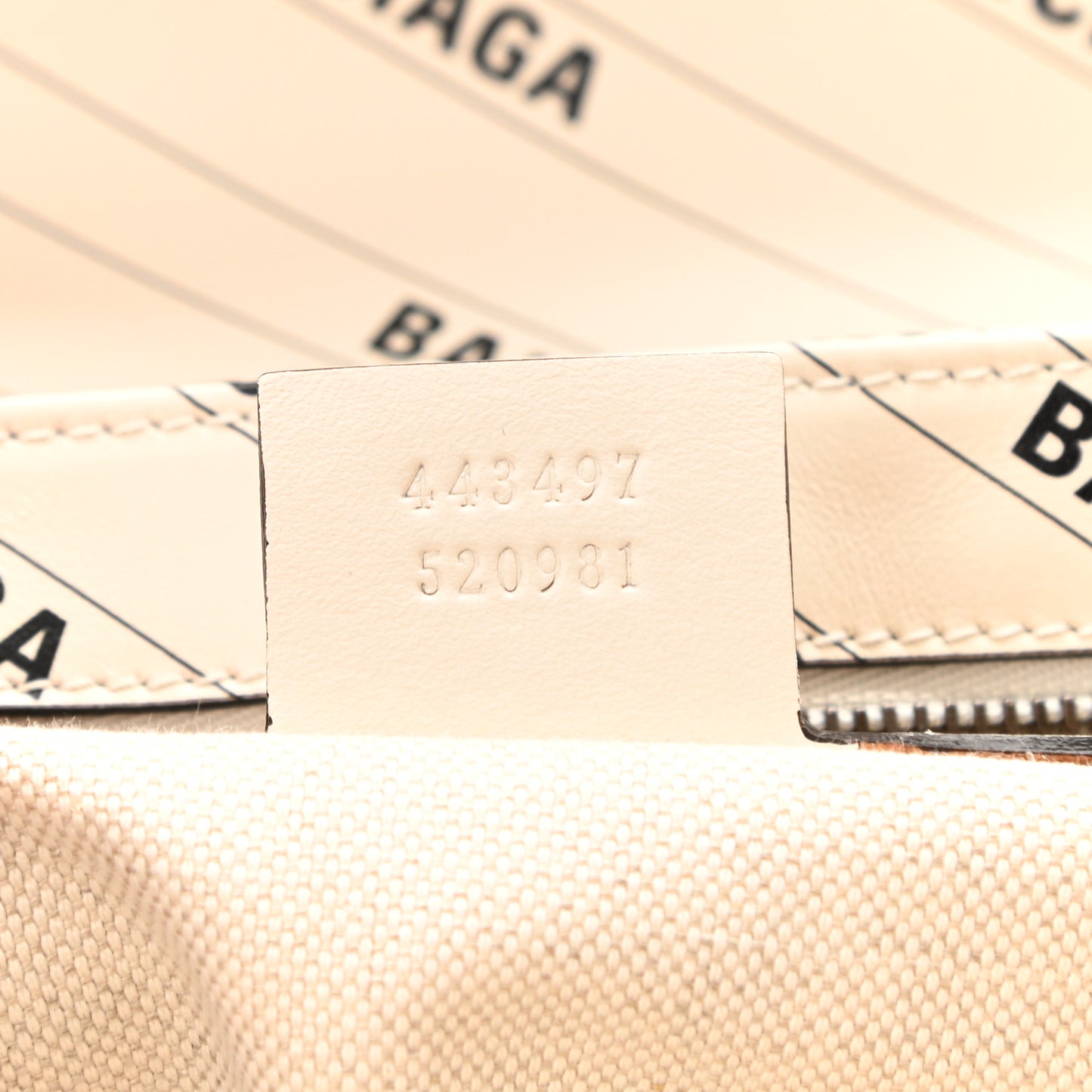 X BALENCIAGA Calfskin Matelasse Logo Print Small GG Marmont Shoulder Bag White