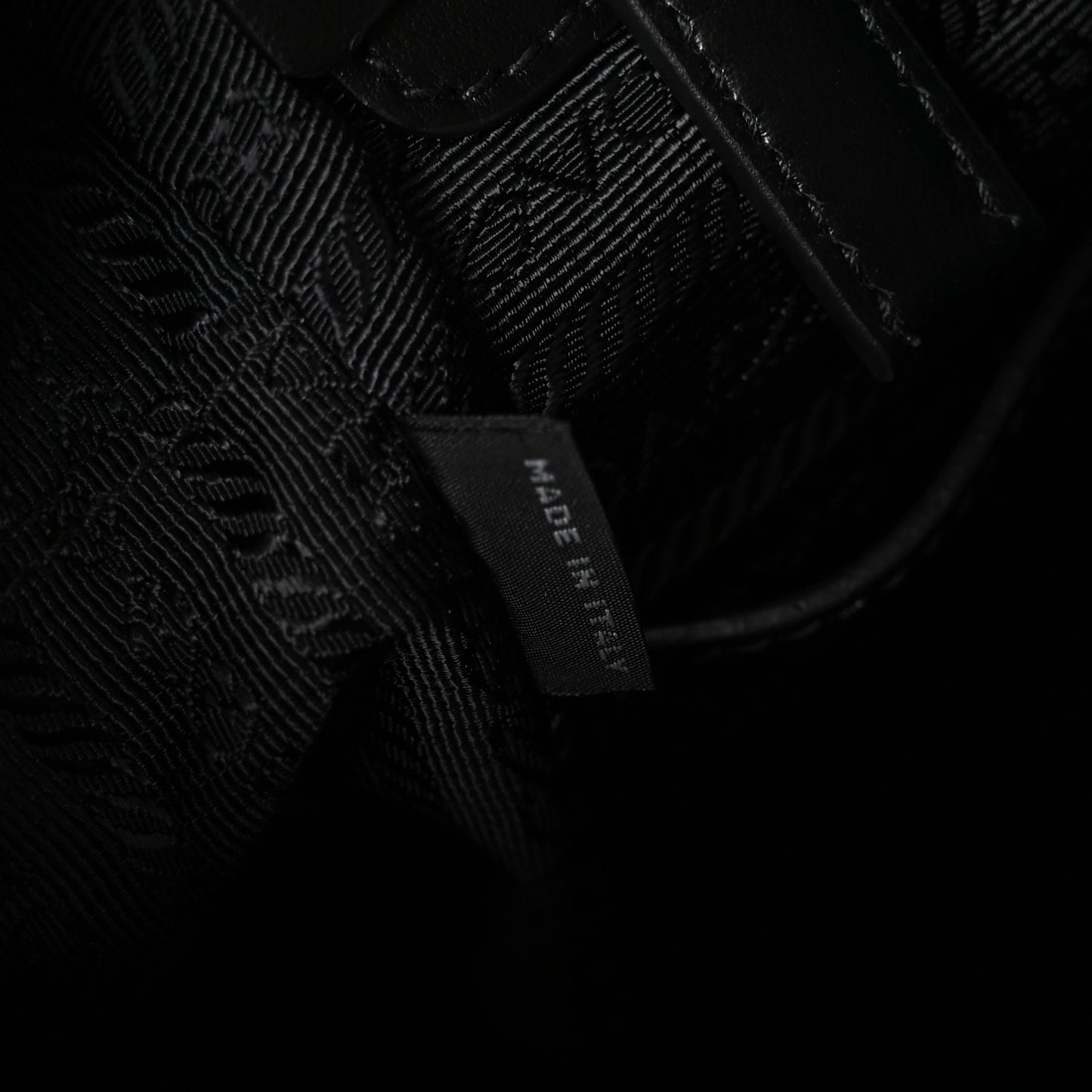 X JAMES JEAN Vitello DNA Flat Messenger Bag Black