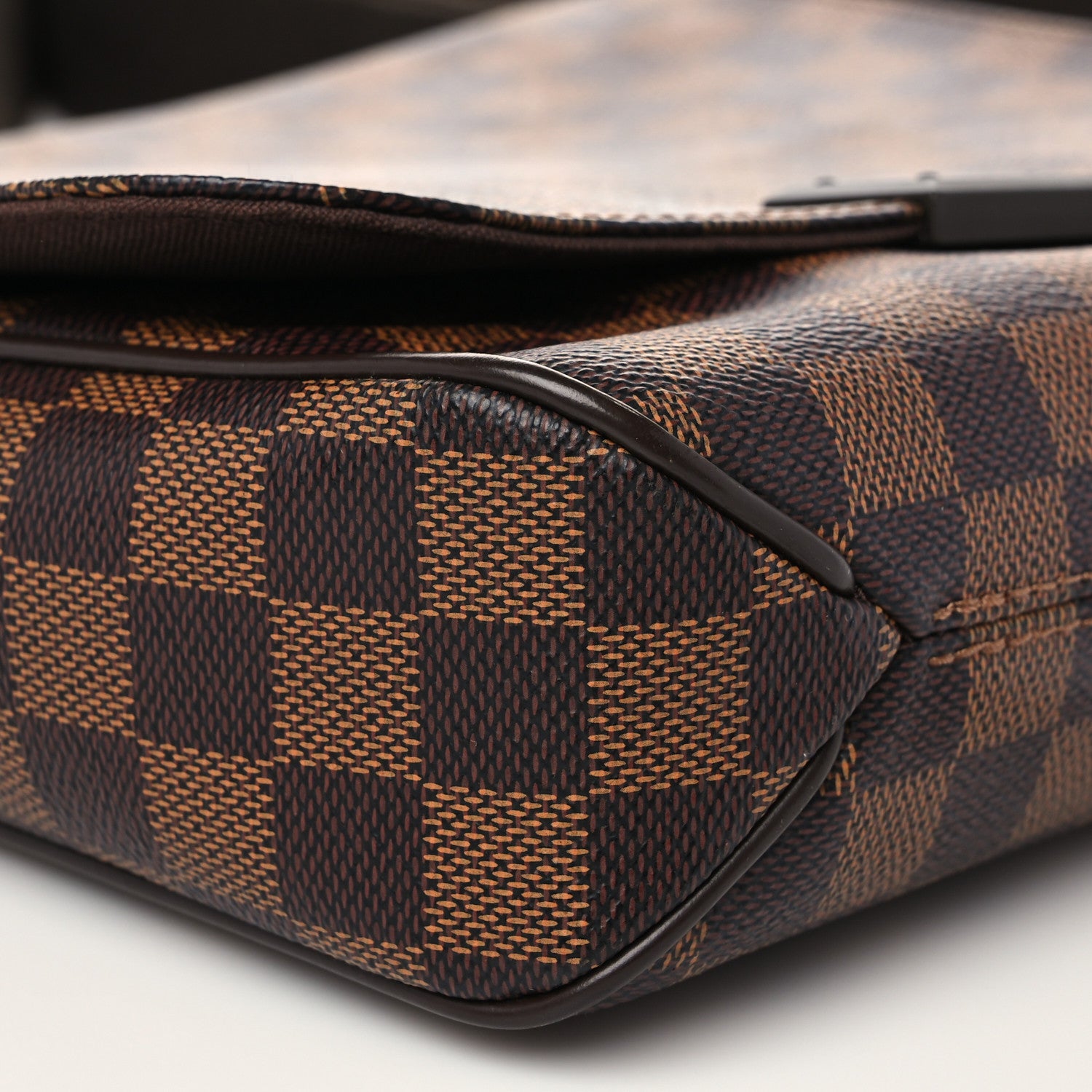 Louis Vuitton Damier Ebene District PM 7 of 8