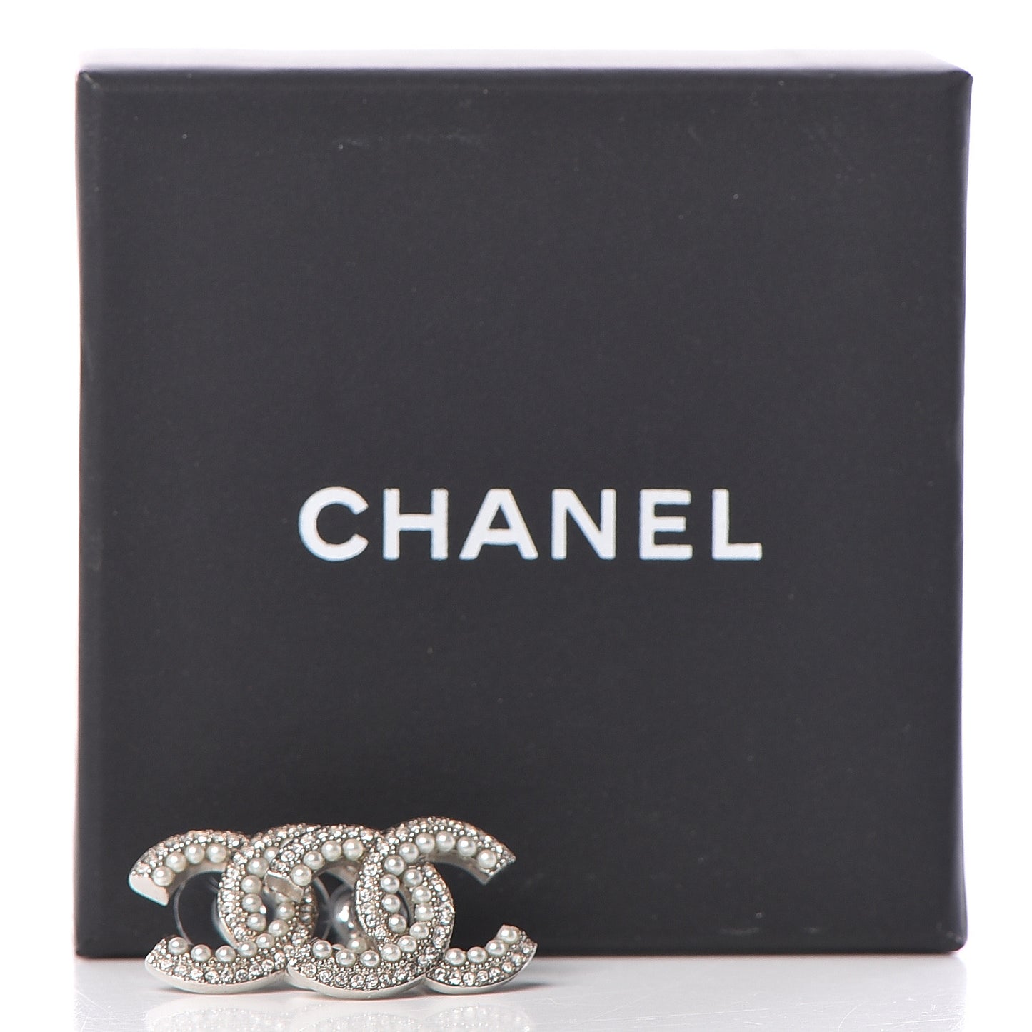 Pearl Crystal CC Snow Palace Earrings Silver