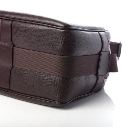 Louis Vuitton Taiga Reporter Messenger Grizzli 10 of 10
