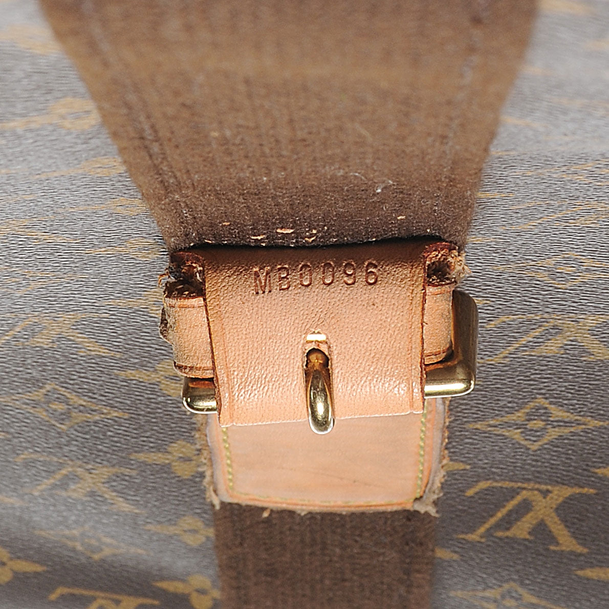 Monogram Satellite 70