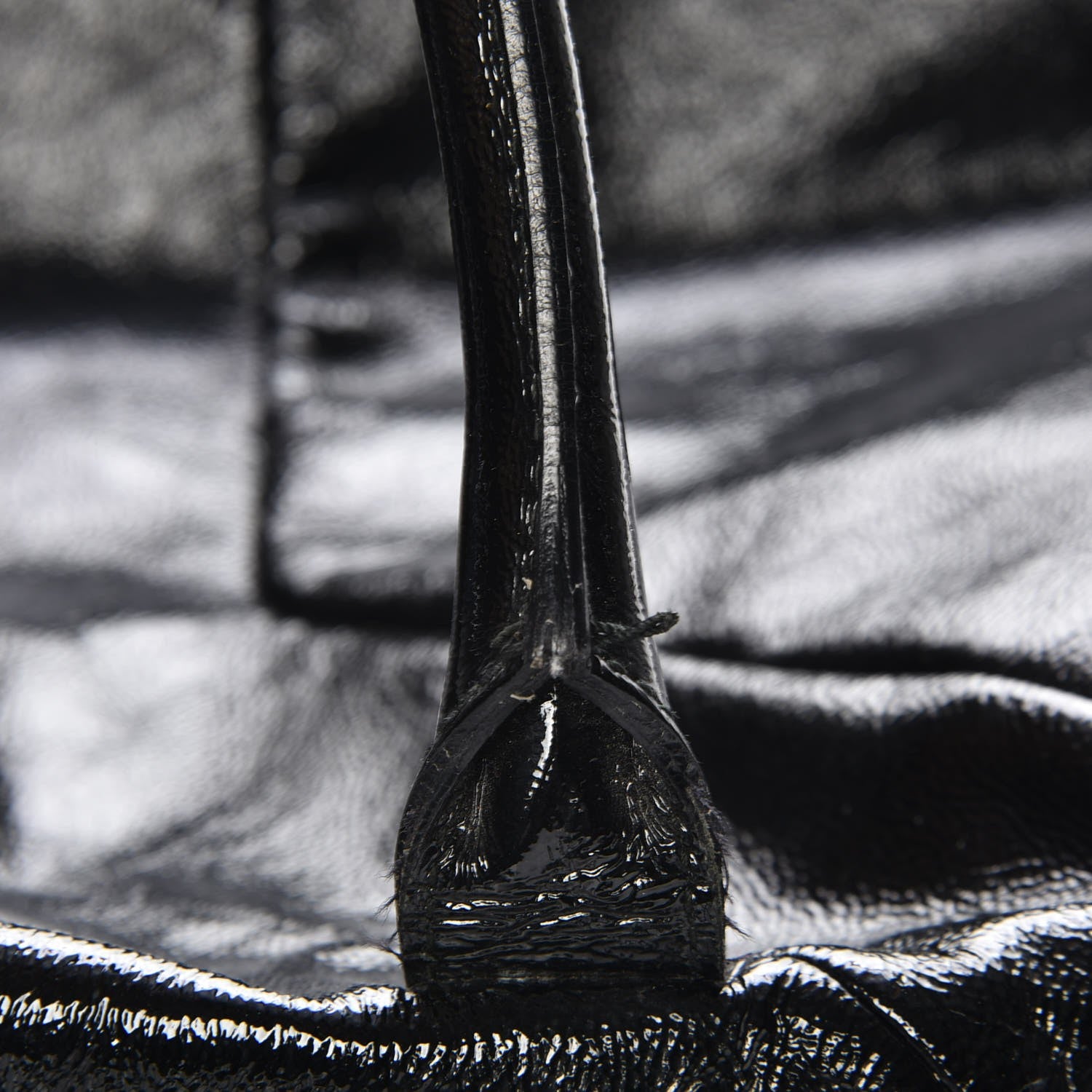 Saint Laurent Textured Patent Medium Easy Y Bag Black 6 of 8