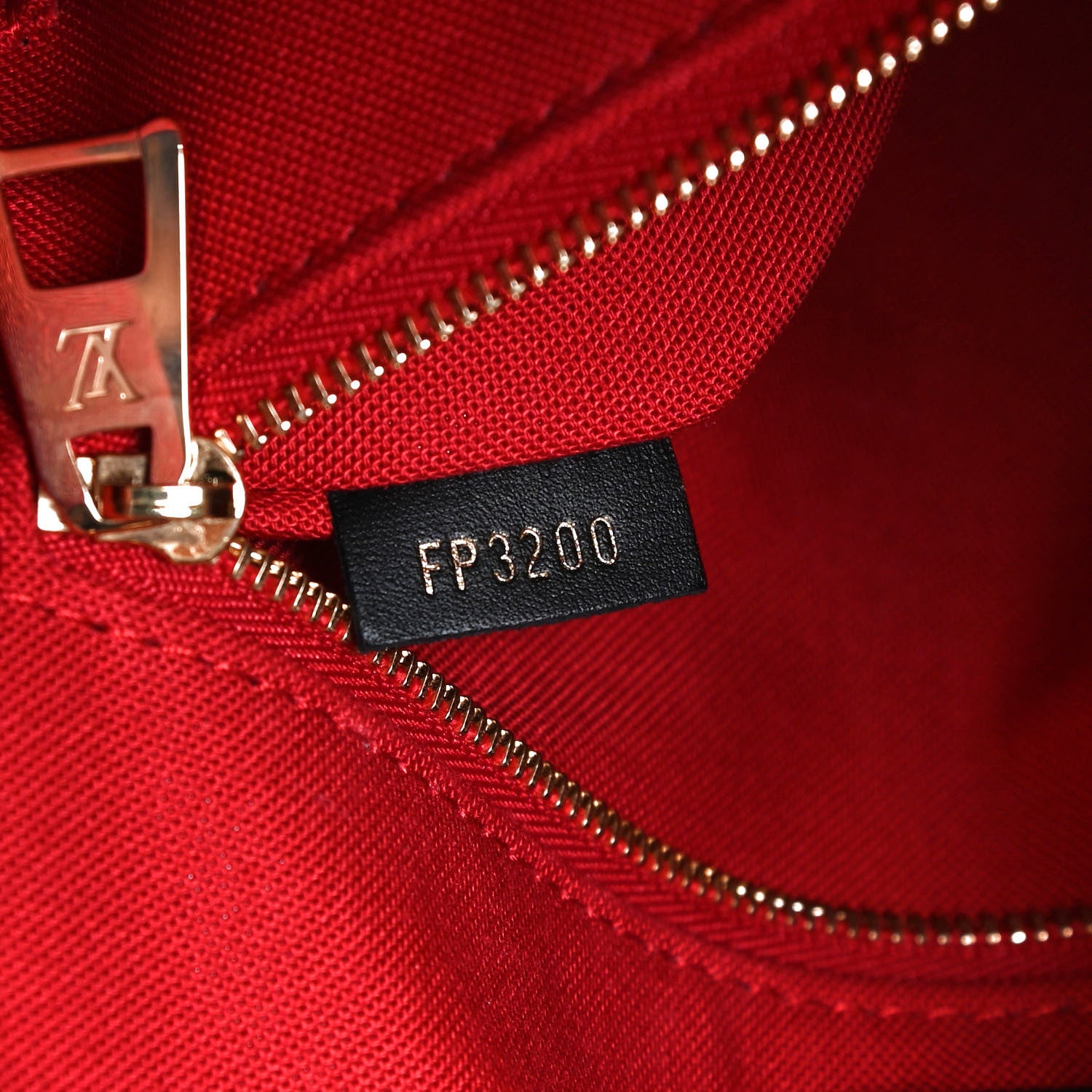 Louis Vuitton Reverse Monogram Giant Onthego MM 7 of 12