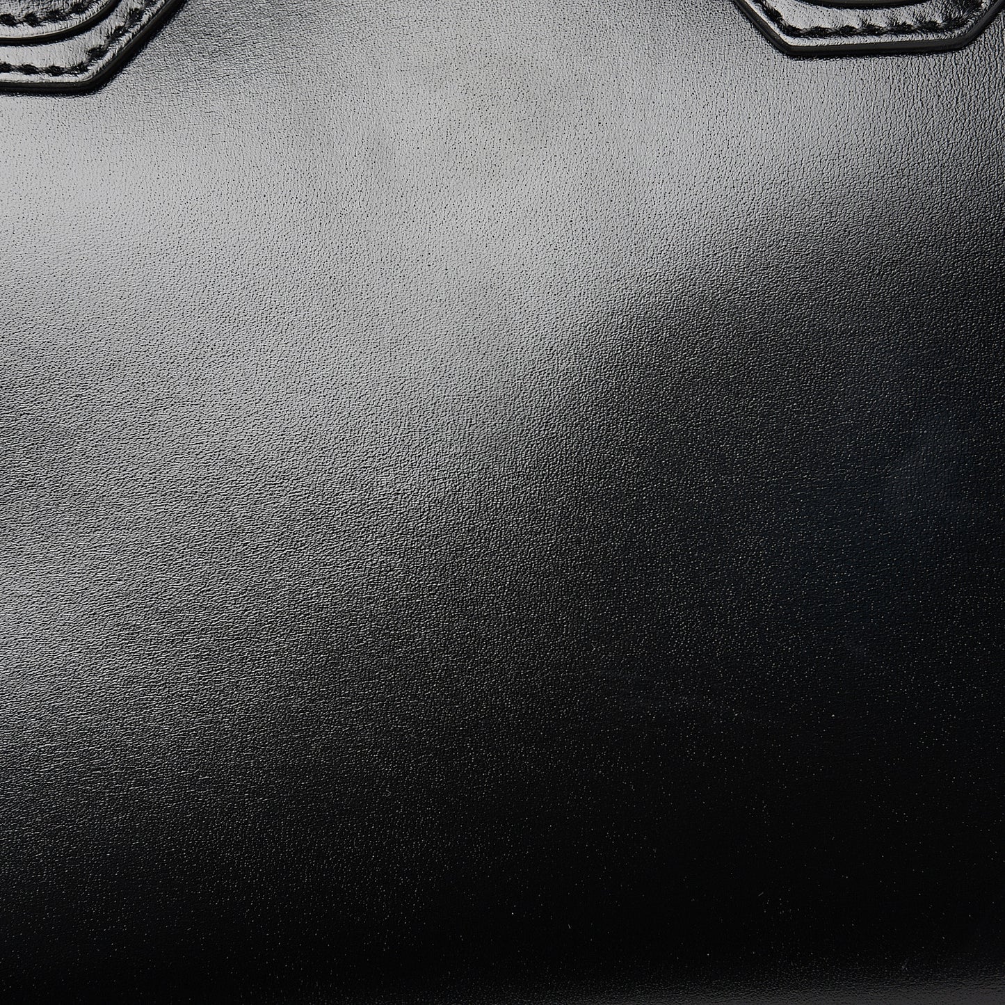 Shiny Lord Calfskin Medium Antigona Black
