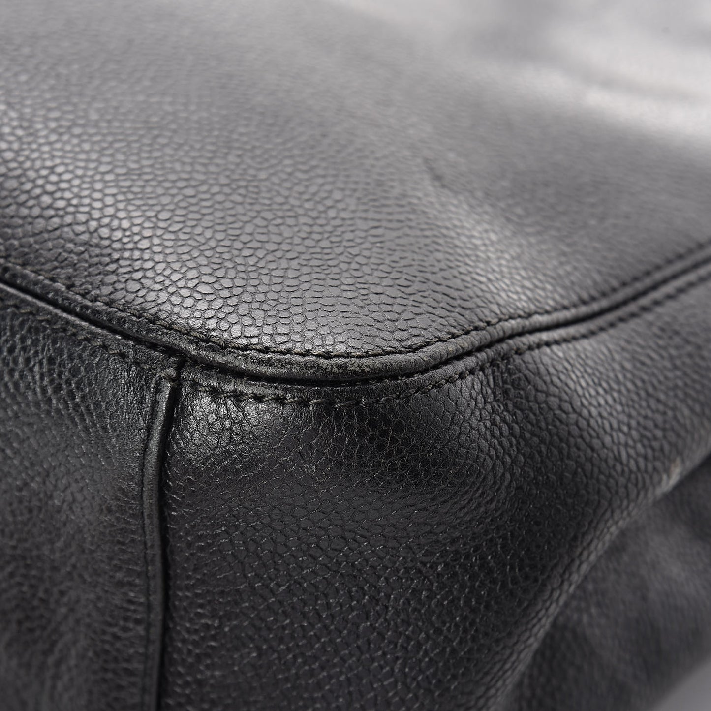 Caviar CC Shoulder Bag Black