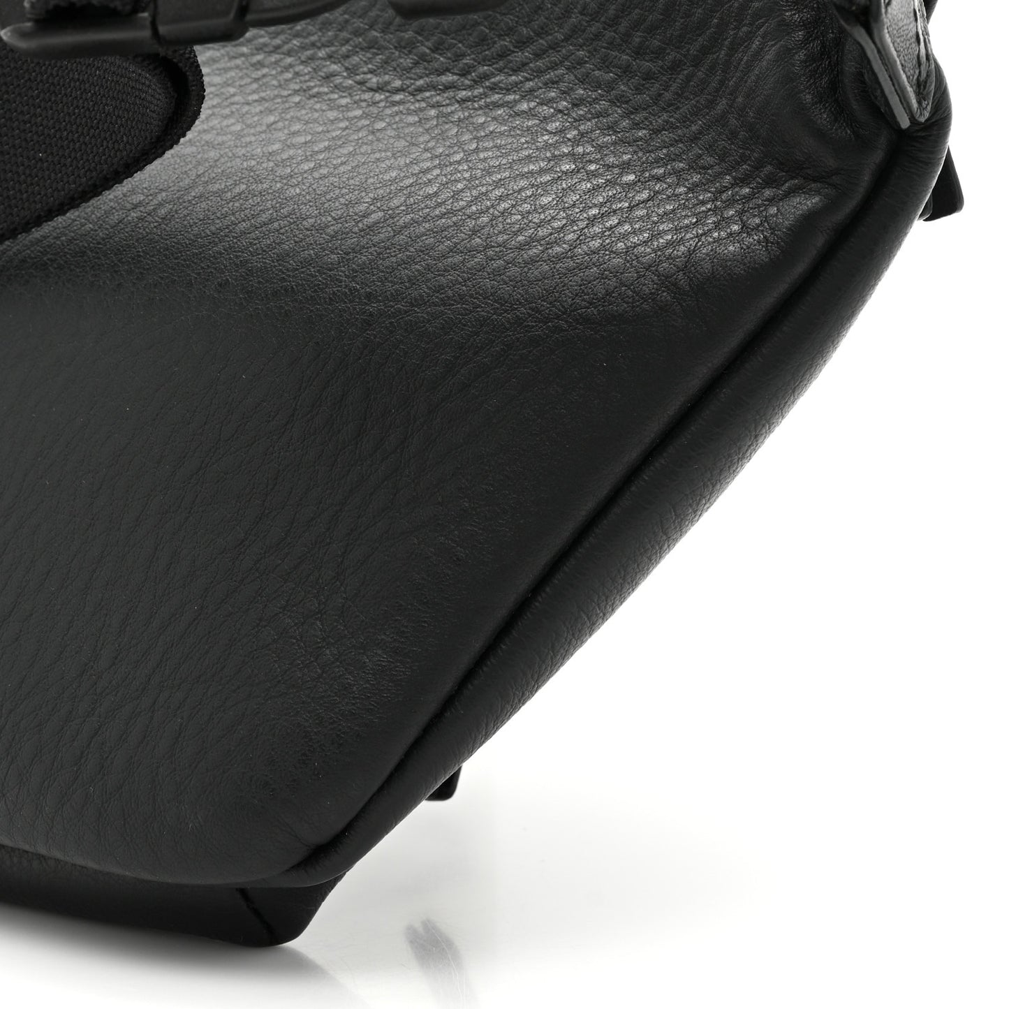 Smooth Calfskin Logo Large Everyday Beltpack Black White