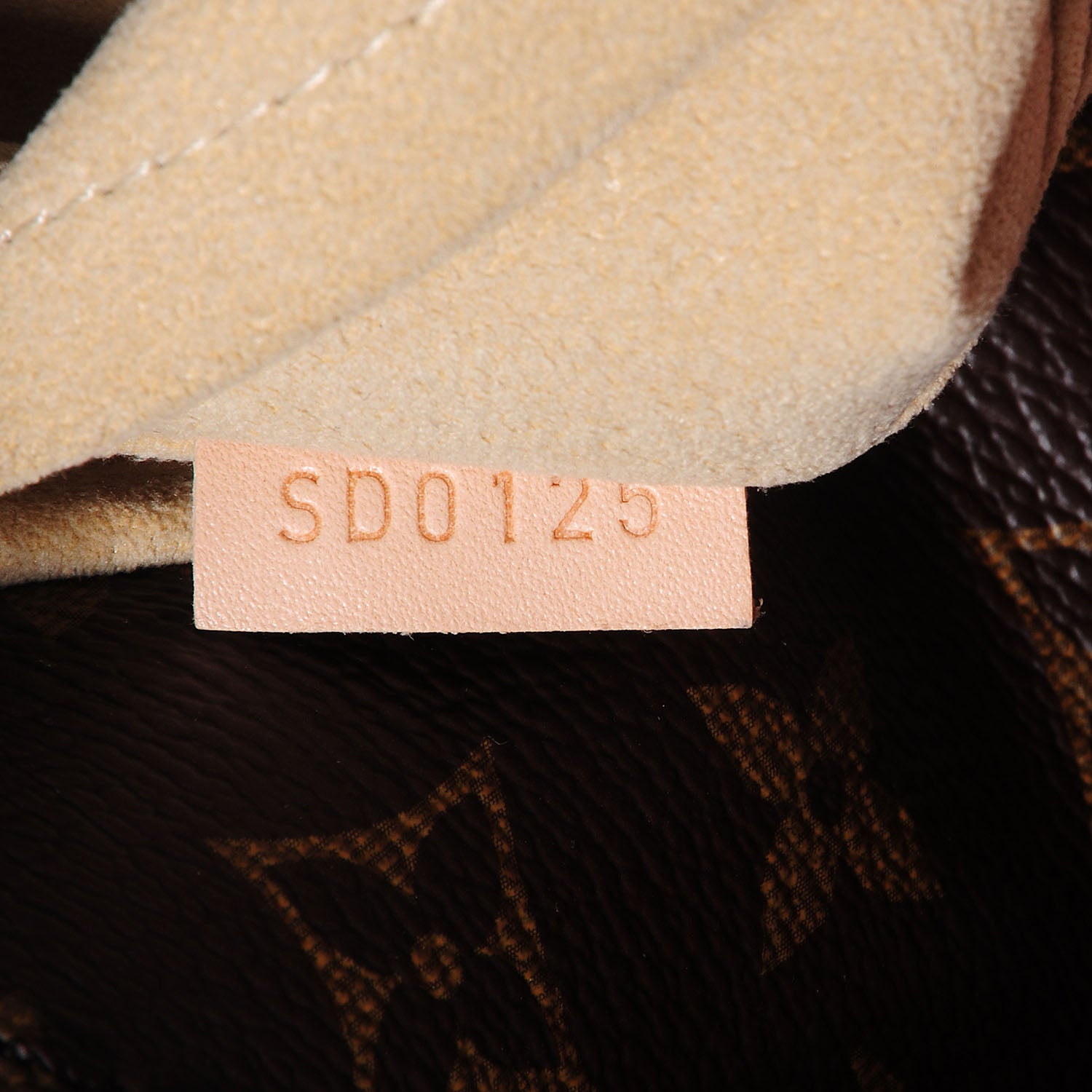 Louis Vuitton Monogram Artsy MM 7 of 7