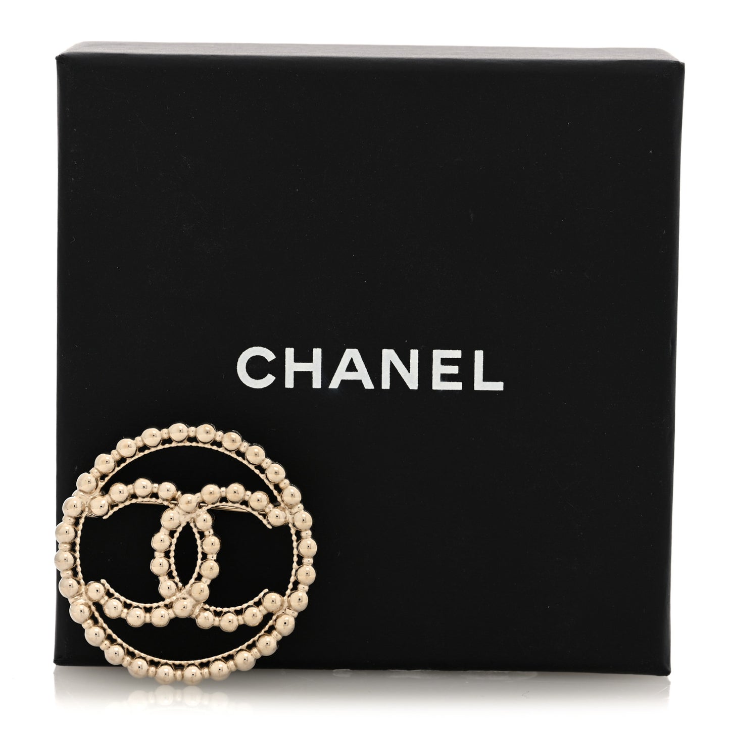 Metal Bead CC Round Brooch Gold