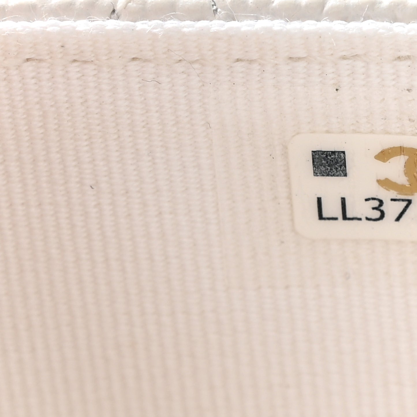 Caviar Quilted Flap Card Holder Wallet White