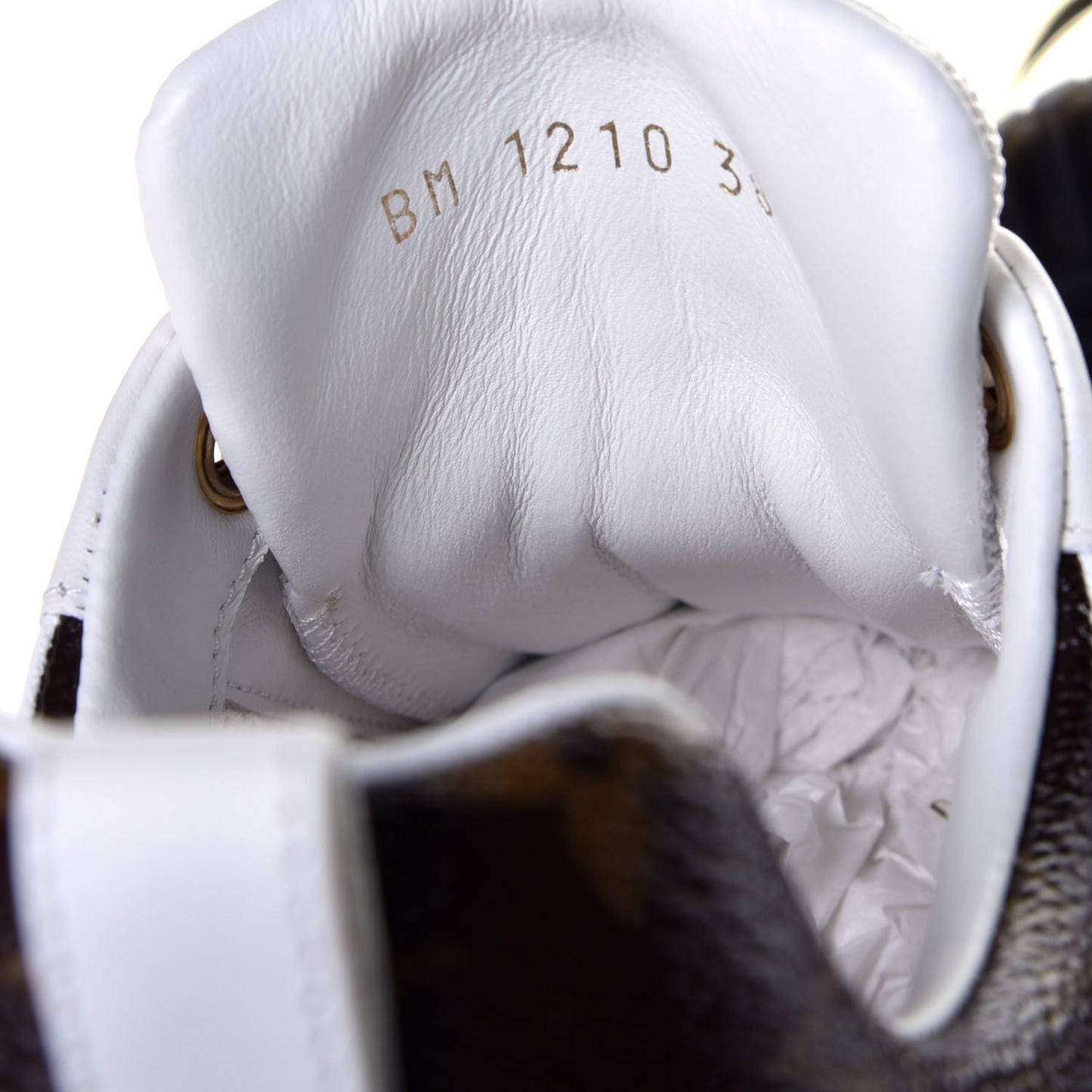 Suede Monogram Run Away Sneakers 38 White