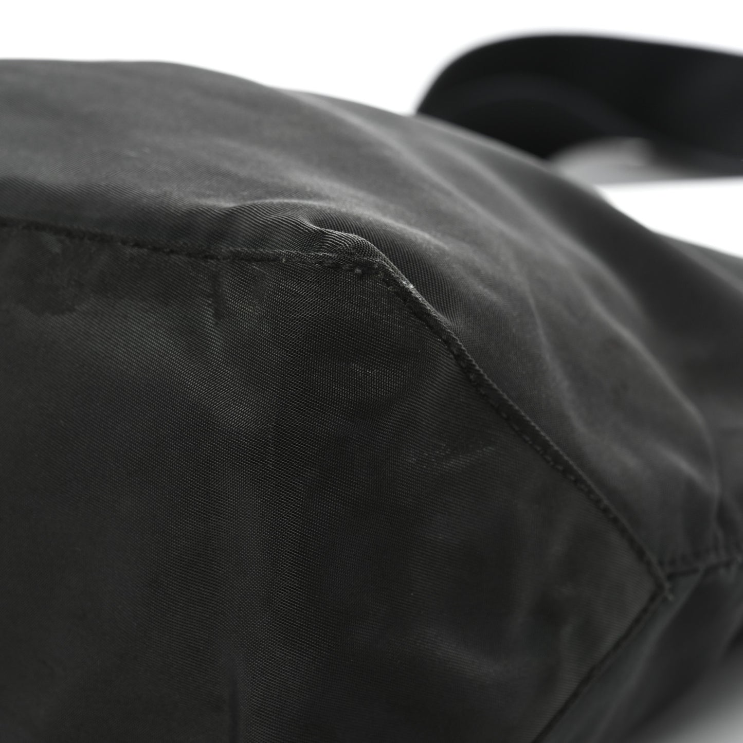 Tessuto Nylon Triangle Tote Mimetico Black