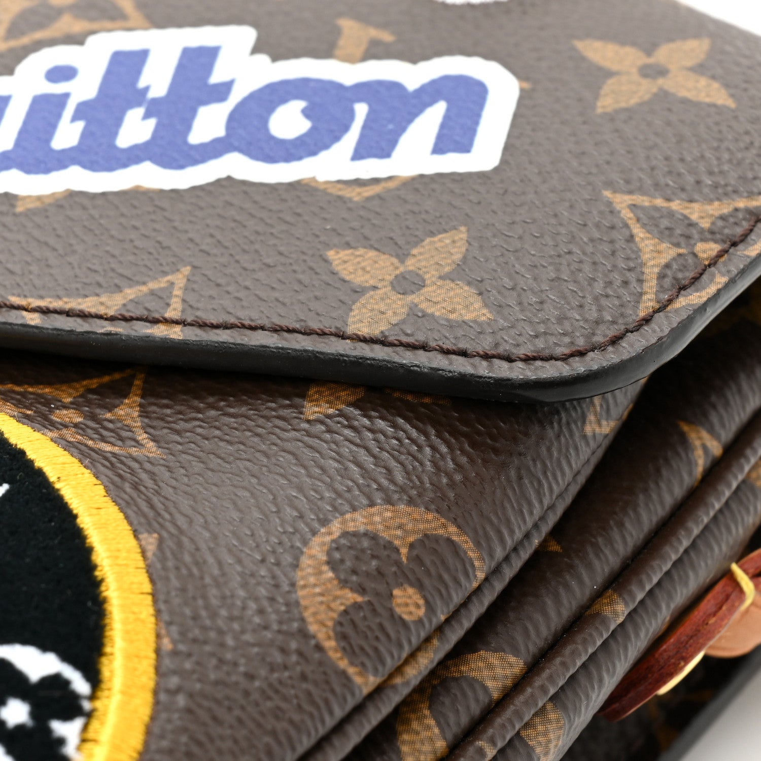 Louis Vuitton Monogram Patches Pochette Metis 11 of 14