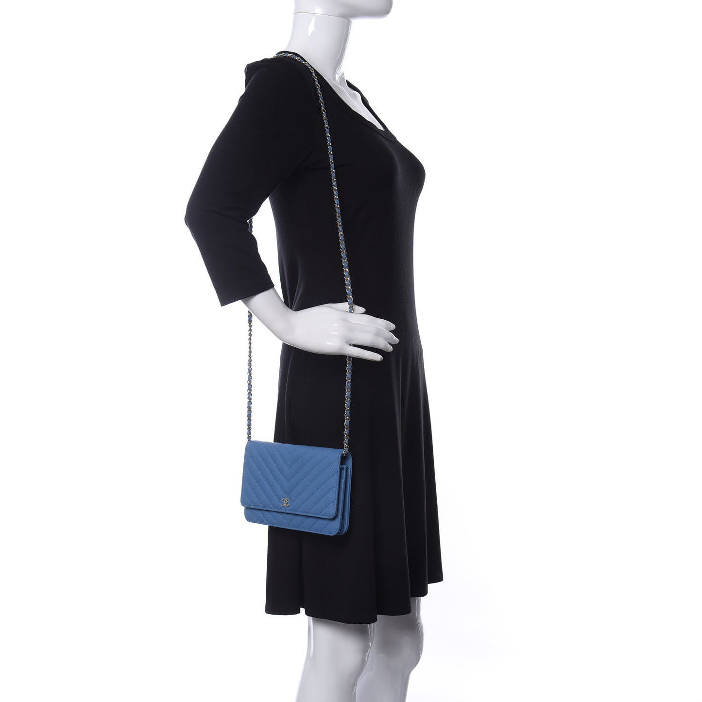 Caviar Chevron Quilted Wallet On Chain WOC Blue