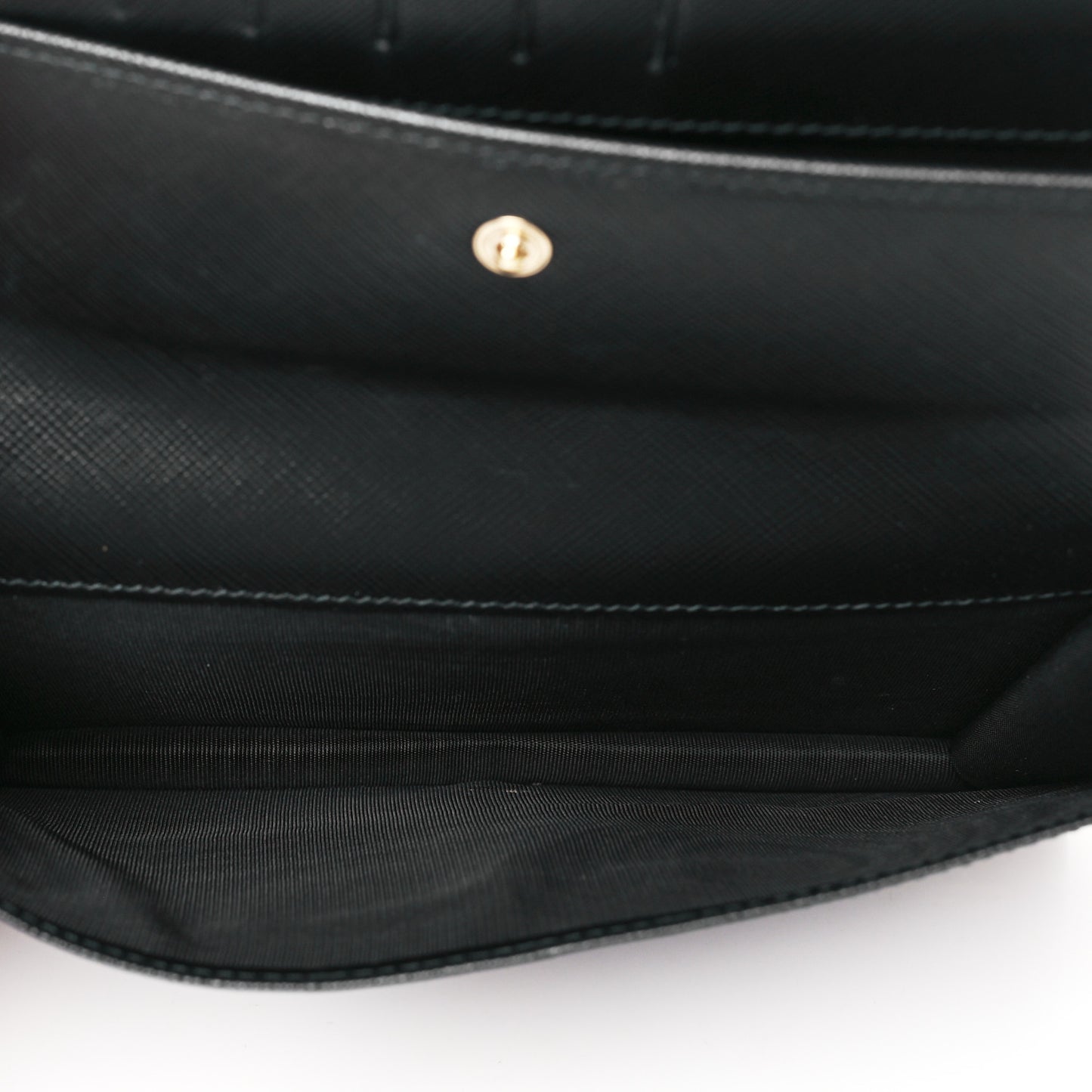 Hammered Calfskin Vara Wallet On Chain Black