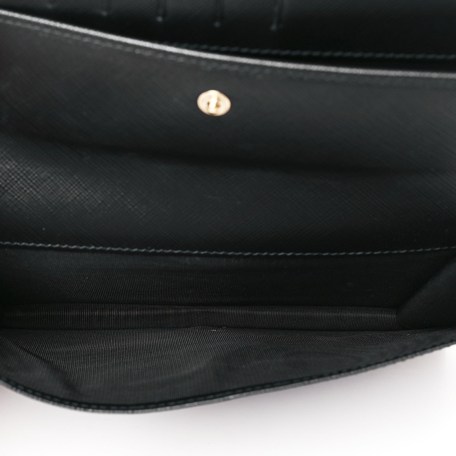Salvatore Ferragamo Hammered Calfskin Vara Wallet On Chain Black 4 of 10