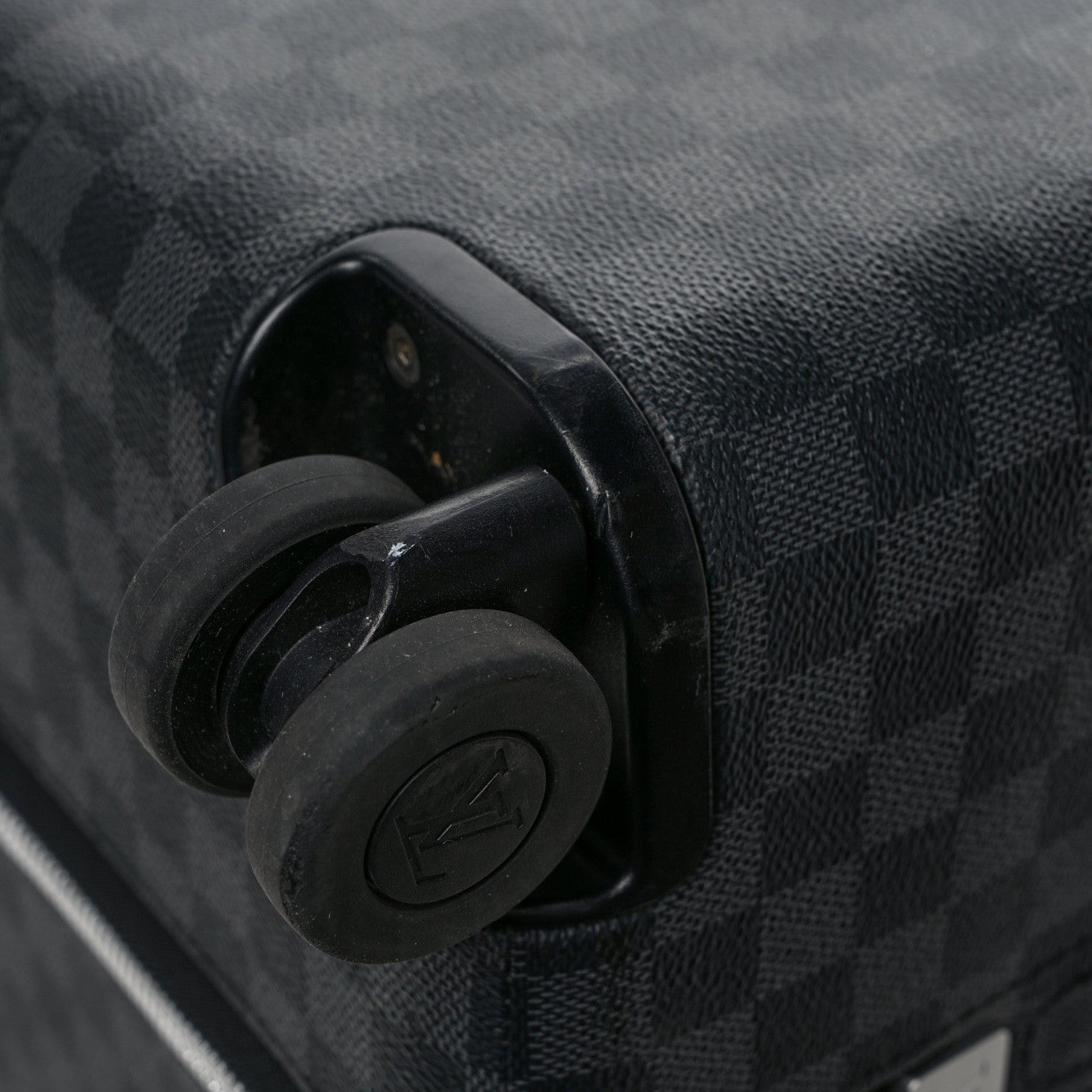 Louis Vuitton Damier Graphite Horizon 70 8 of 13