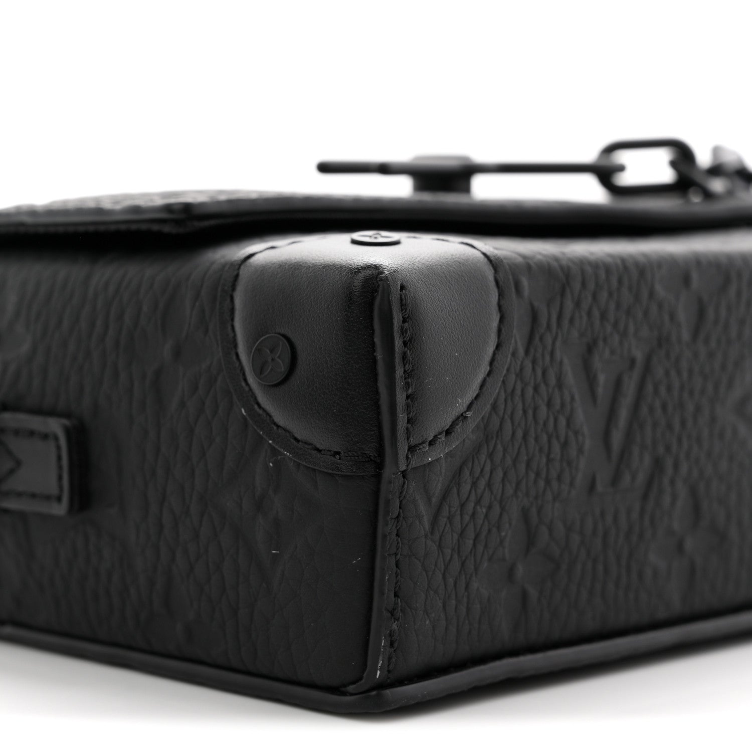 Louis Vuitton Taurillon Monogram Steamer Wearable Wallet Black 8 of 9