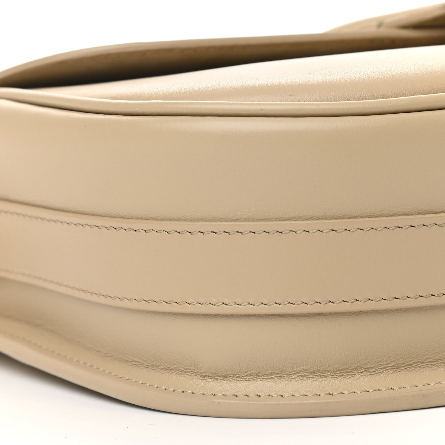 Box Calfskin Medium Bobby Flap Beige