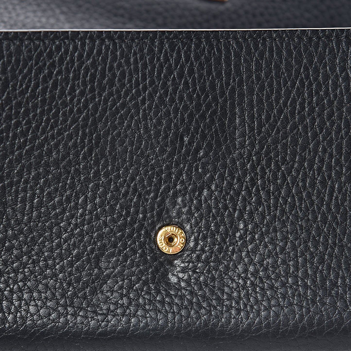 Taurillon Capucines Wallet Black