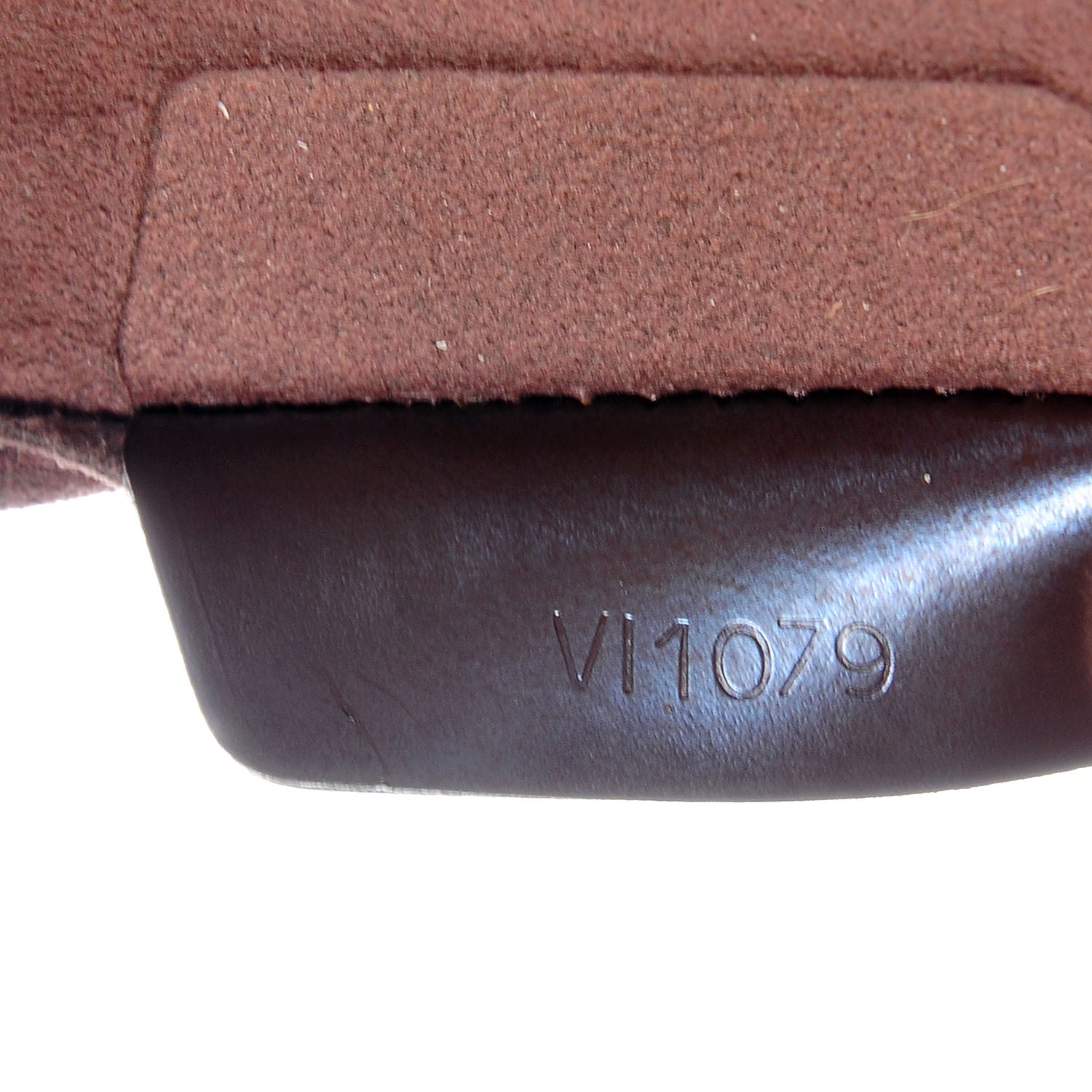 Louis Vuitton Damier Ebene 15 in Laptop Sleeve 7 of 7