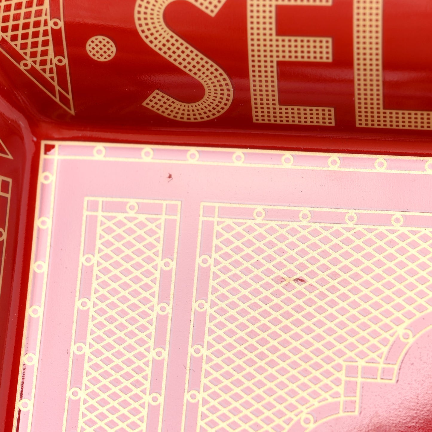 Porcelain Sellier Change Tray Rouge Or