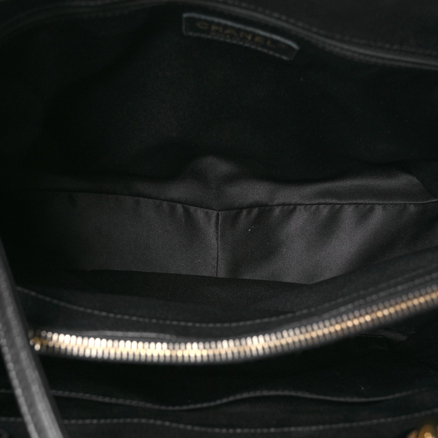 Caviar Quilted Grand Shopping Tote GST Black